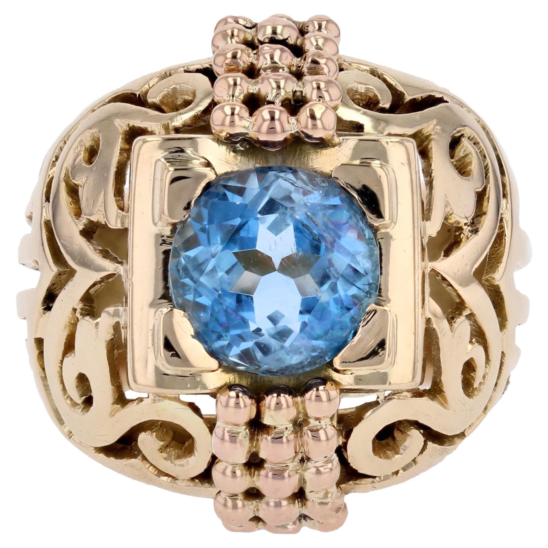 1960s 2.65 Carat Aquamarine 18 Karat Yellow Gold Openwork Dome Ring For Sale