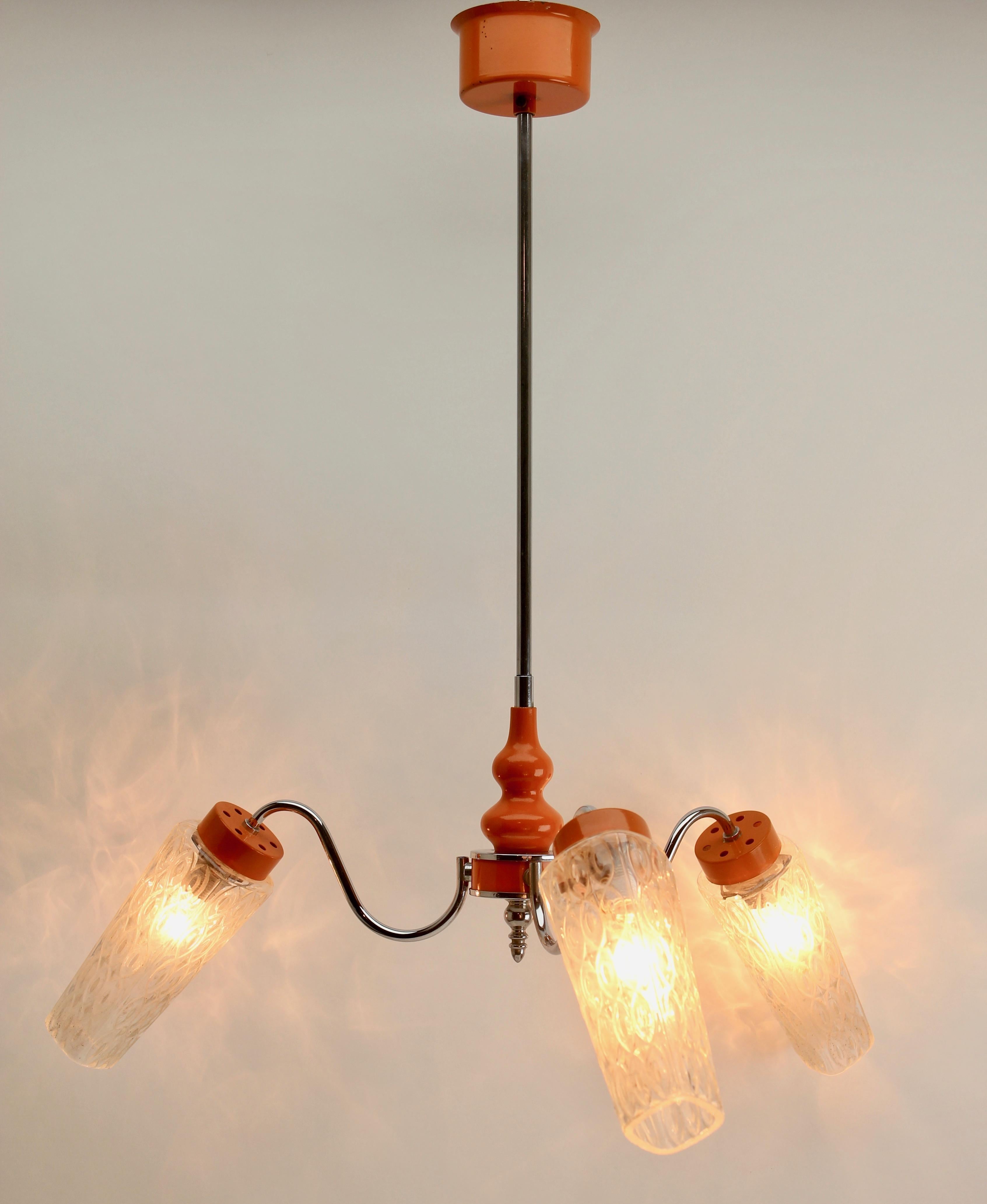 1960s 3-Arm Hanging Lamp, Tangerine, Chrome and Wood with Optical Lampcovers In Good Condition For Sale In Verviers, BE