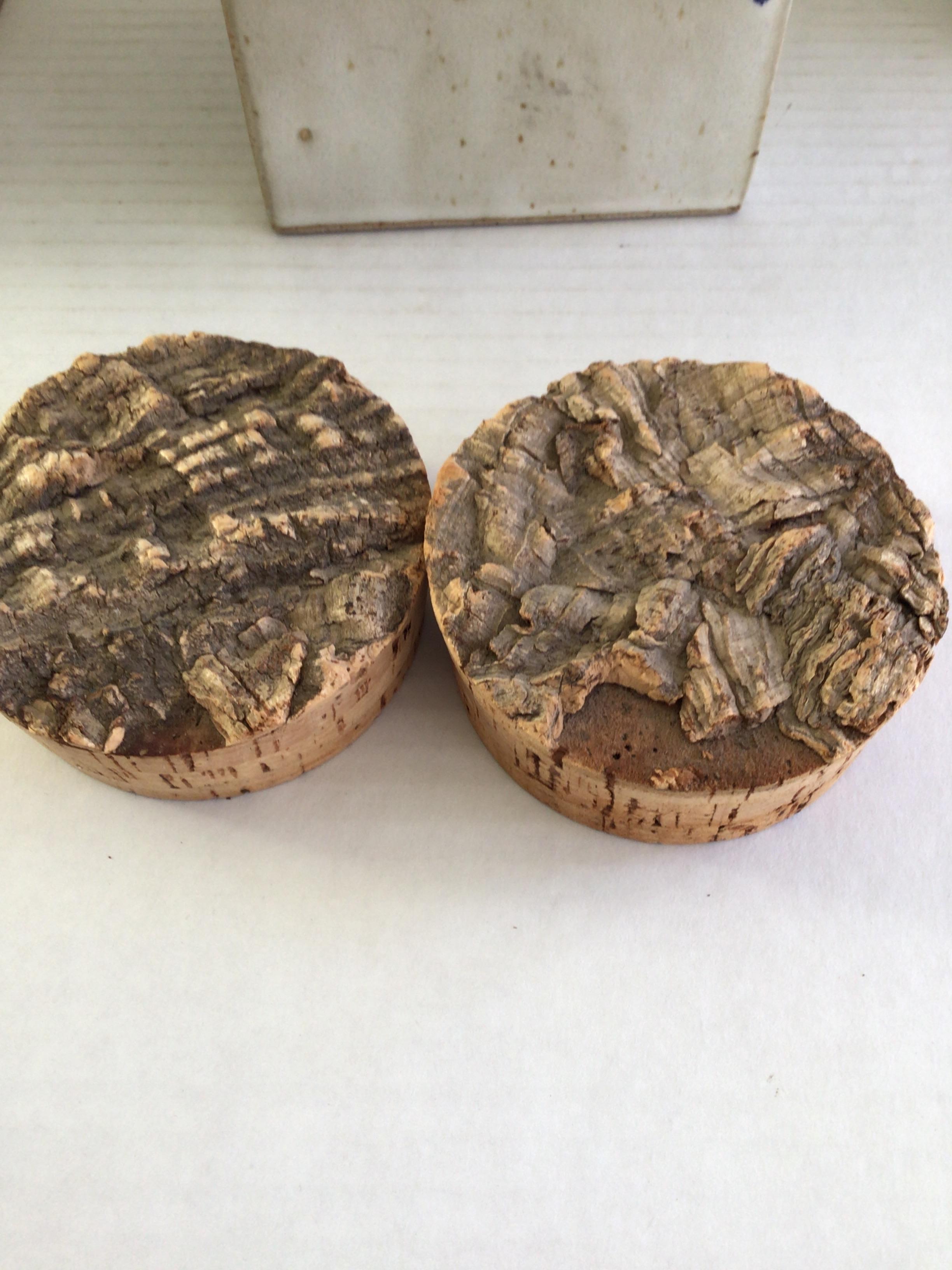1960s 3 Piece Stoneware Canister Set with Cork Tops (Ensemble de boîtes en grès avec dessus en liège) en vente 4