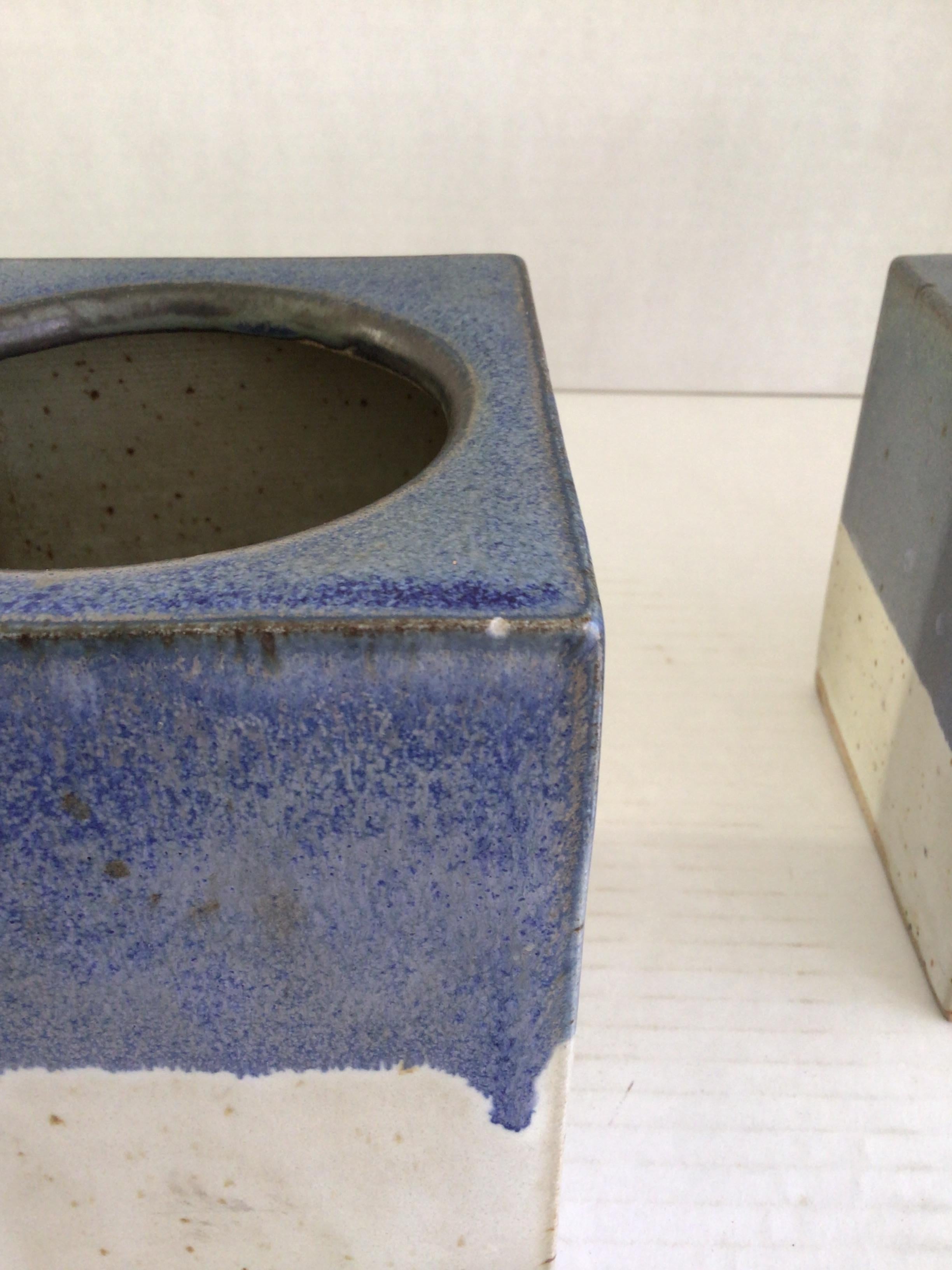 1960s 3 Piece Stoneware Canister Set with Cork Tops (Ensemble de boîtes en grès avec dessus en liège) en vente 3