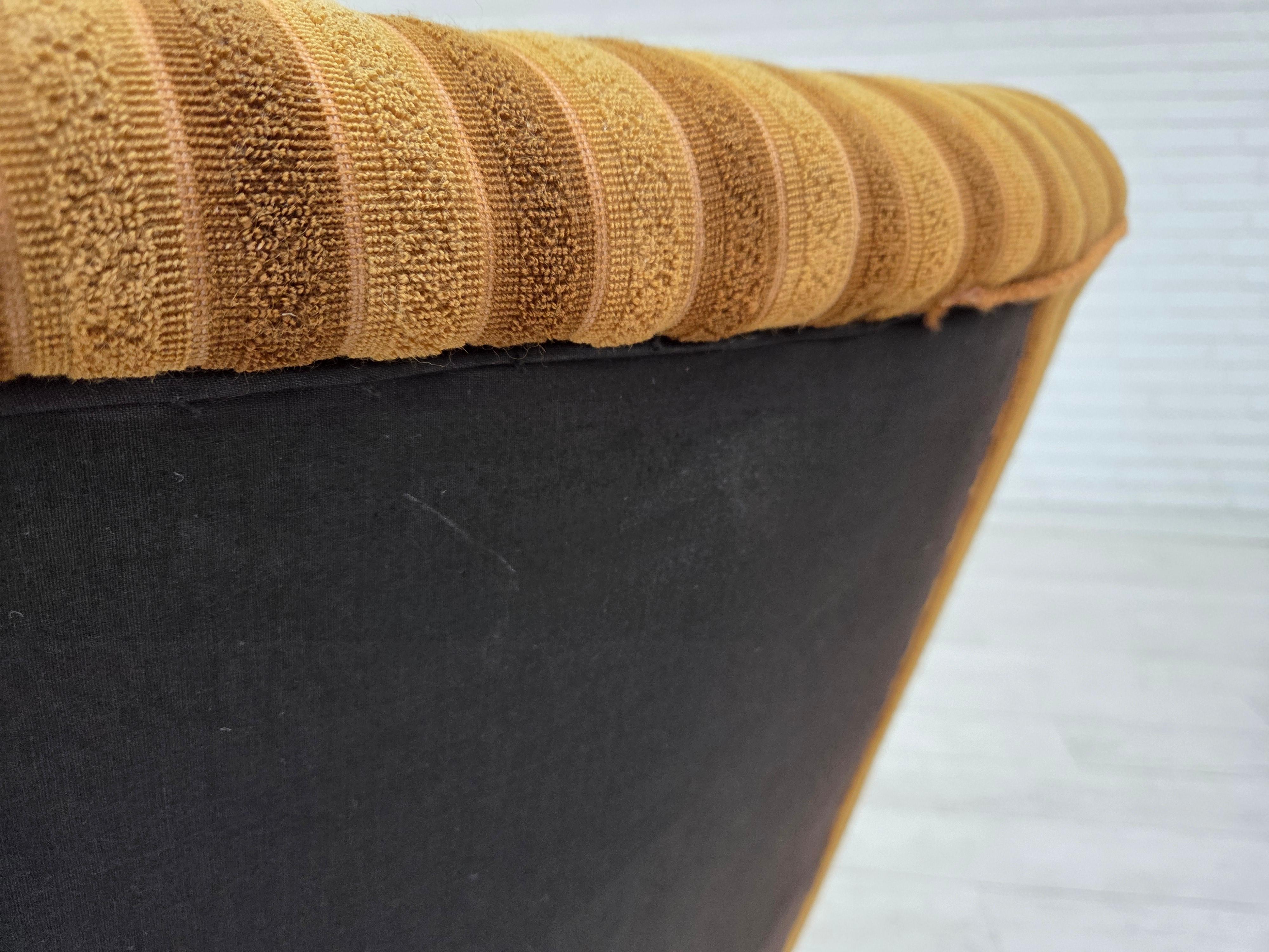 Années 1960, canapé danois à 3 places, laine de mobilier verte, état d'origine en vente 6