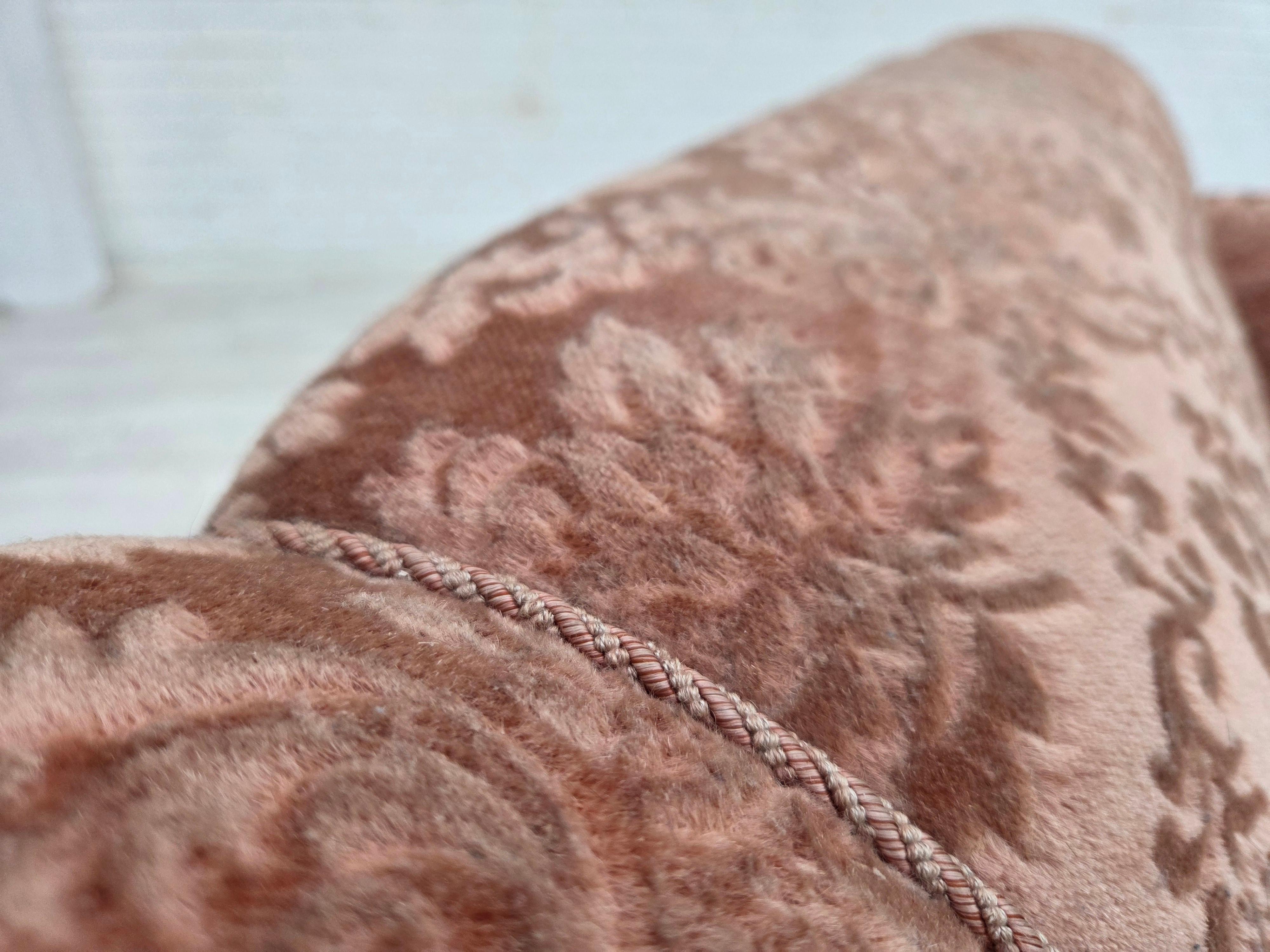 Anni '60, divano danese a 3 posti, velluto originale rosa salmone, faggio scuro. in vendita 7