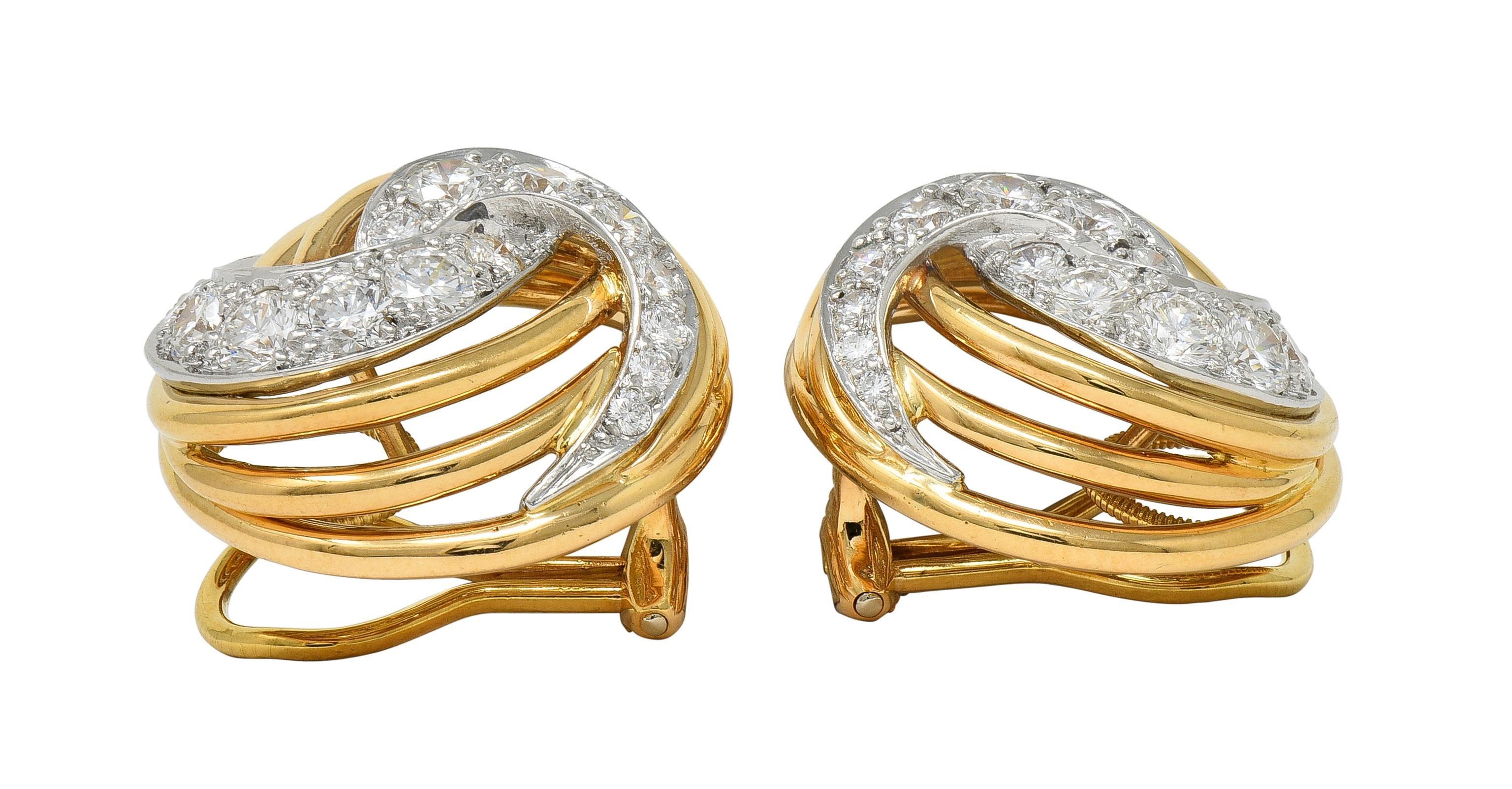 1960er Jahre 3,00 Karat Diamant Platin 18K Gold gewölbter Wirbel Vintage Ohrclip-Ohrringe im Angebot 1
