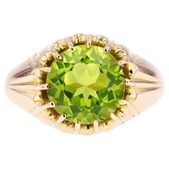 1960s 4.20 Carats Peridot 18 Karat Yellow Gold Retro Ring