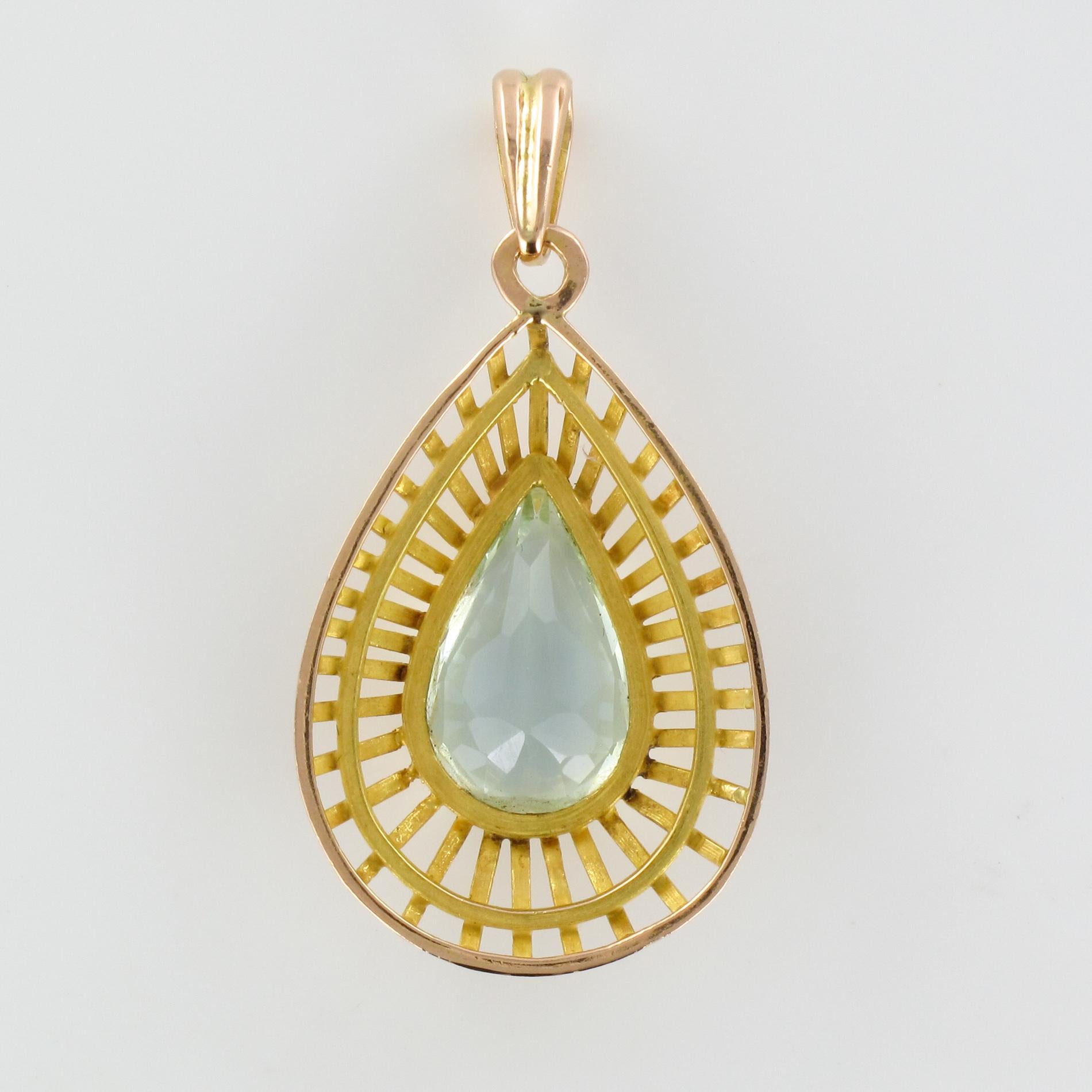 1960s 5.30 Carat Aquamarine Yellow Gold Pendant 3