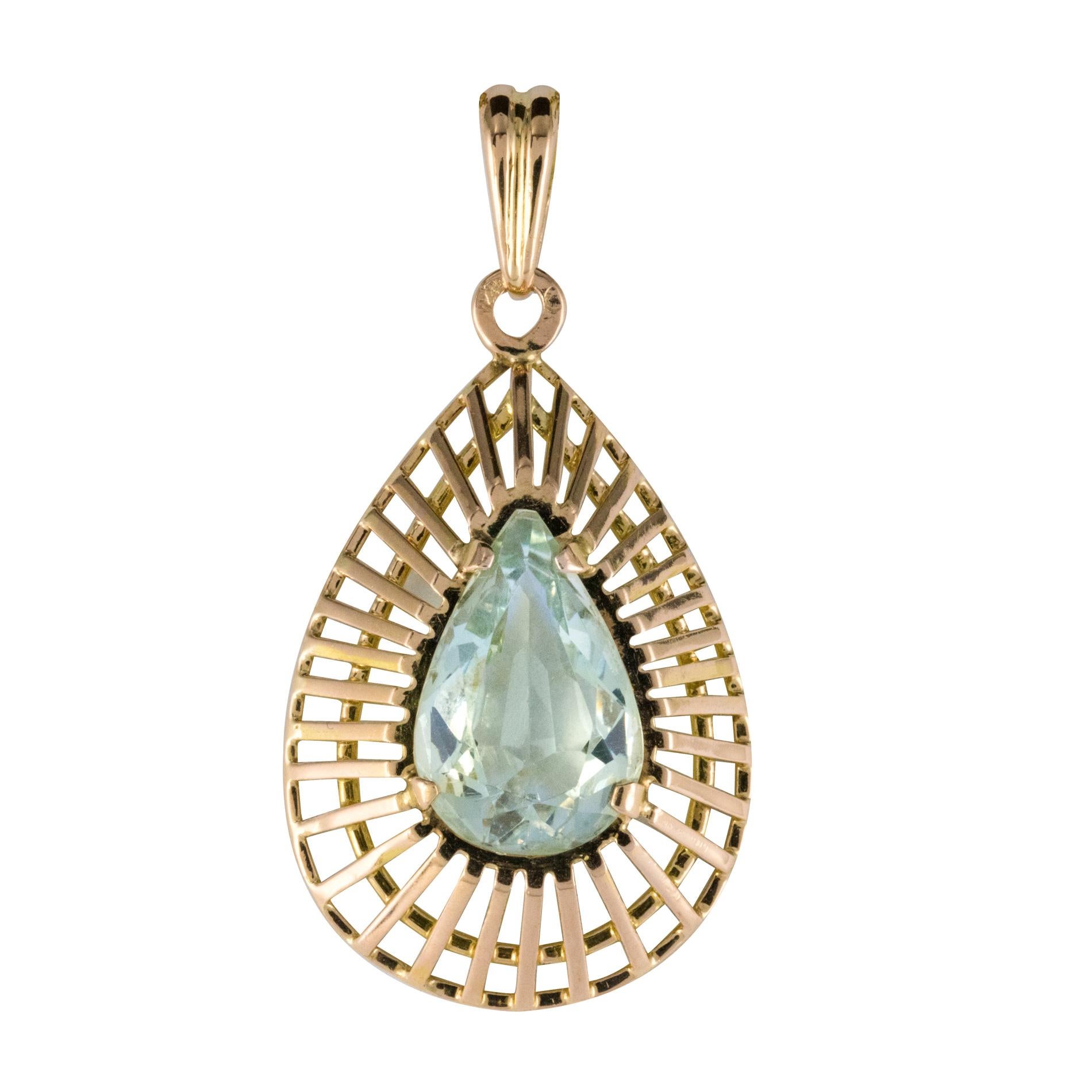 1960s 5.30 Carat Aquamarine Yellow Gold Pendant