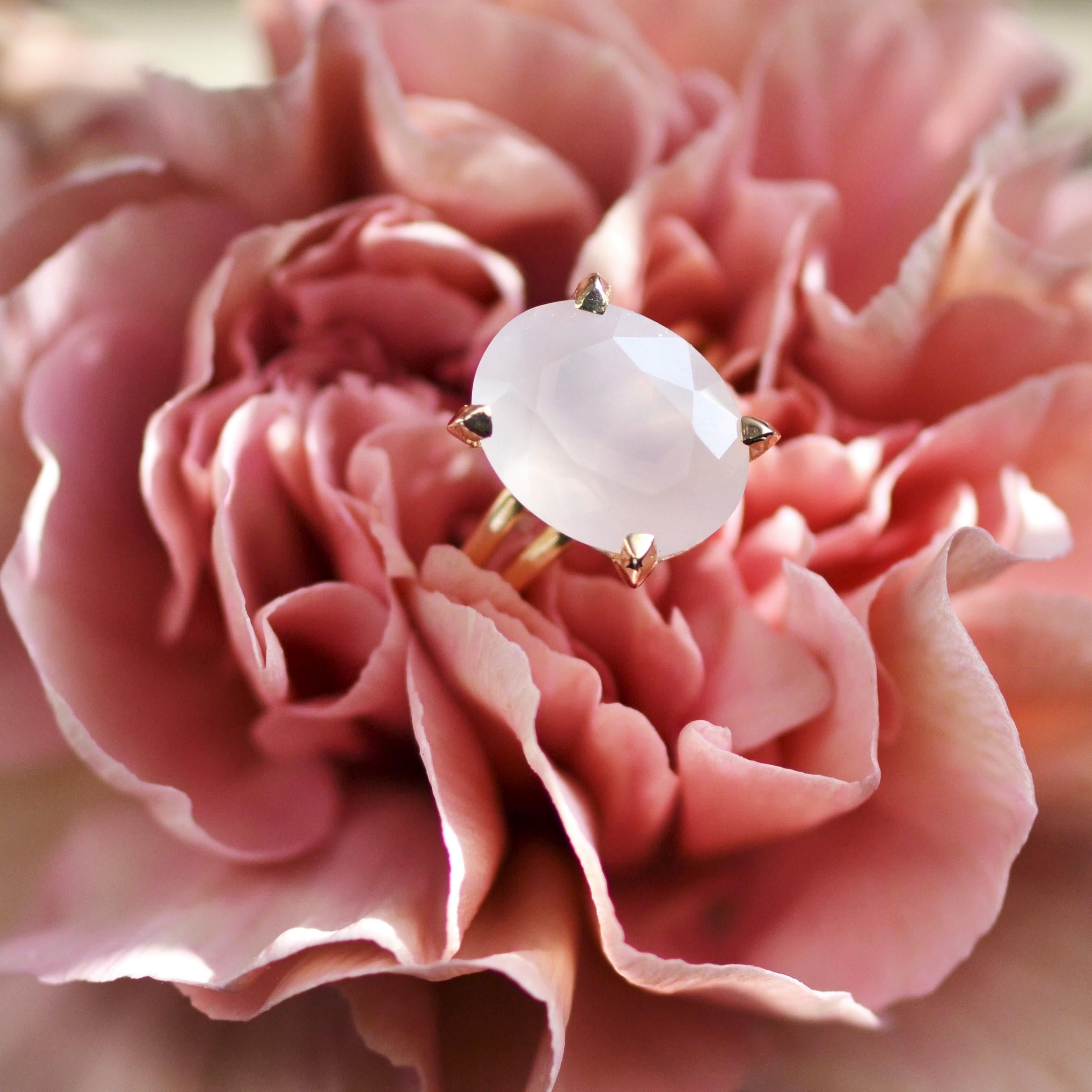 Retro 1960s 5.40 Carats Pink Quartz 18 Karat Rose Gold Ring For Sale