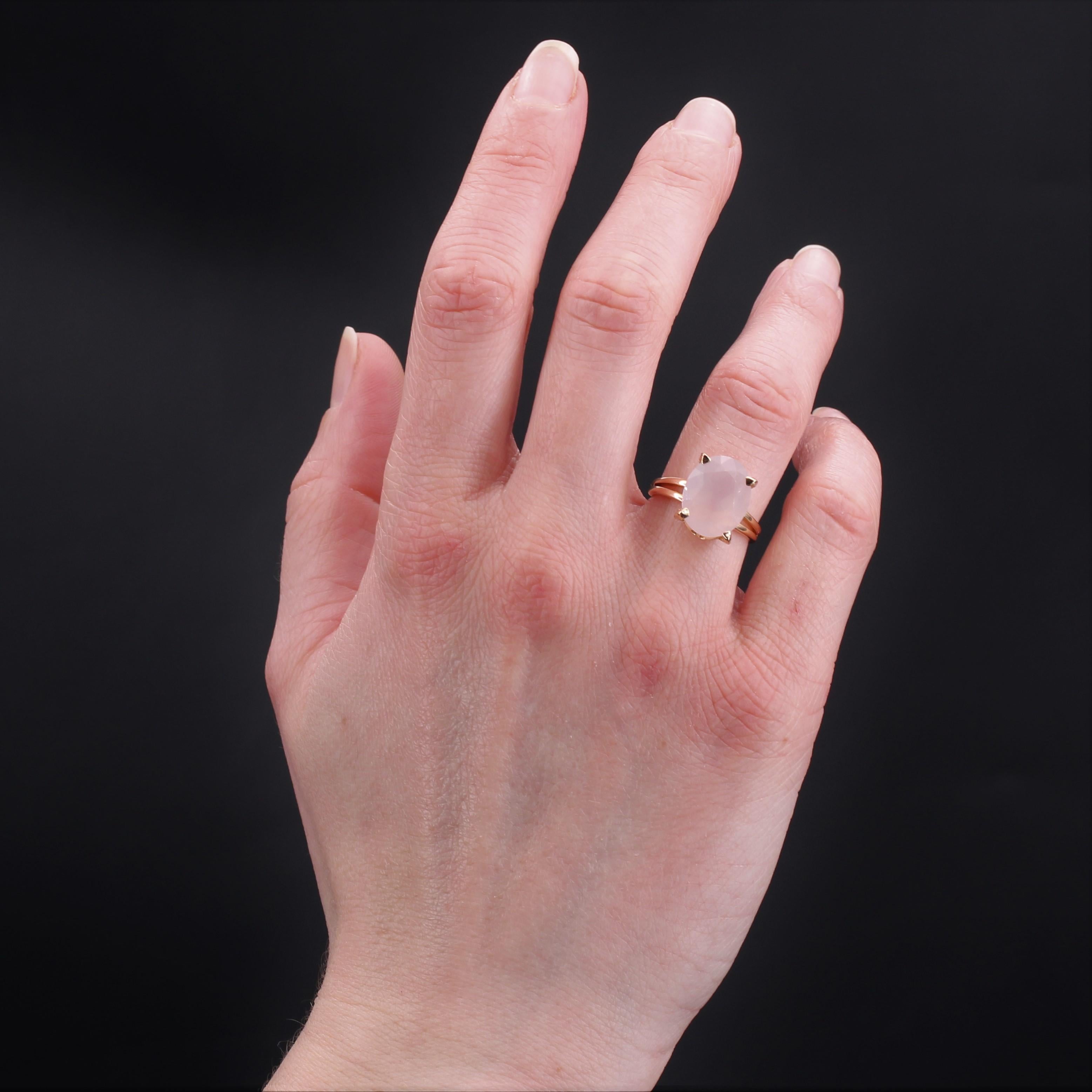 Oval Cut 1960s 5.40 Carats Pink Quartz 18 Karat Rose Gold Ring For Sale
