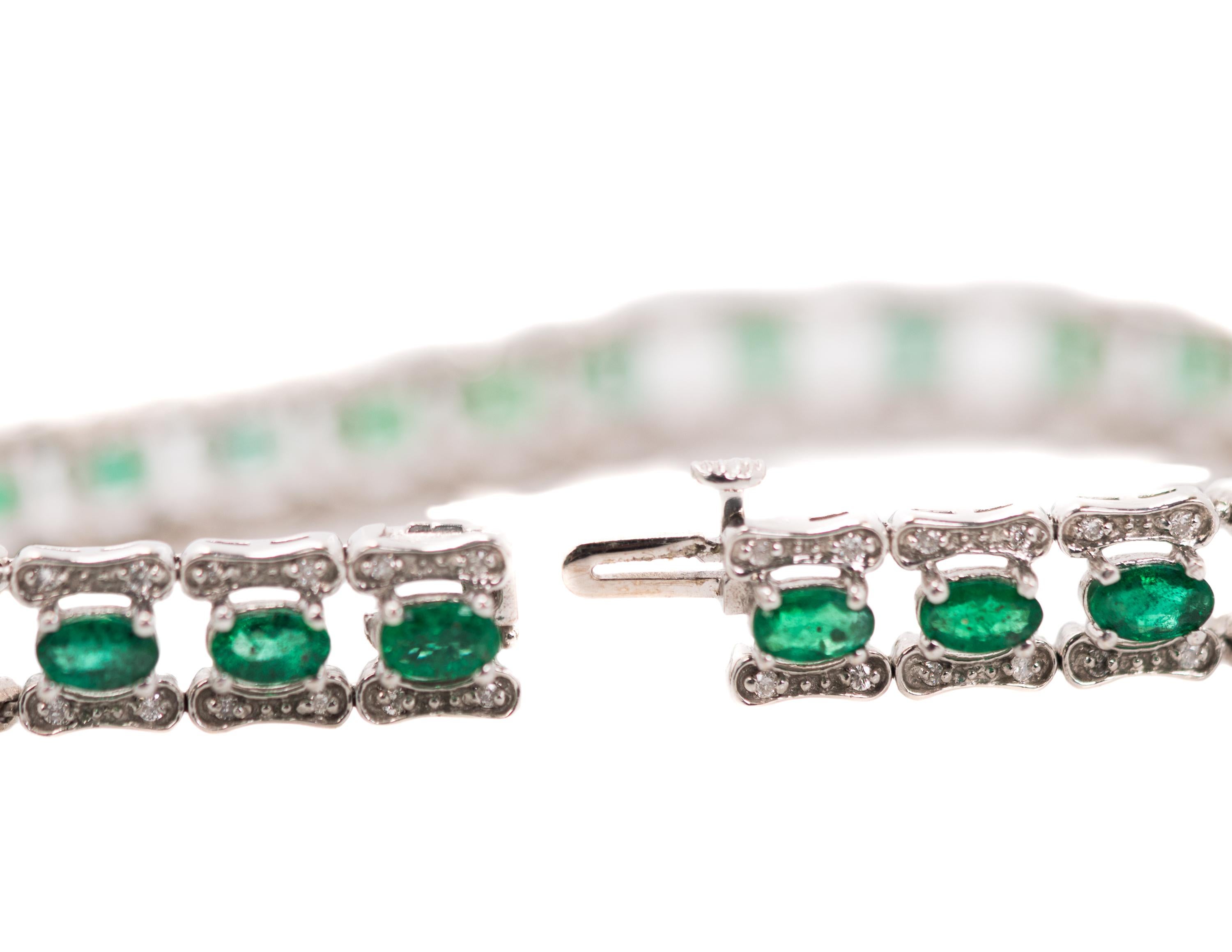 1960s 7 Carat Emerald and 1 Carat Diamond 14 Karat White Gold Bracelet In Good Condition In Atlanta, GA