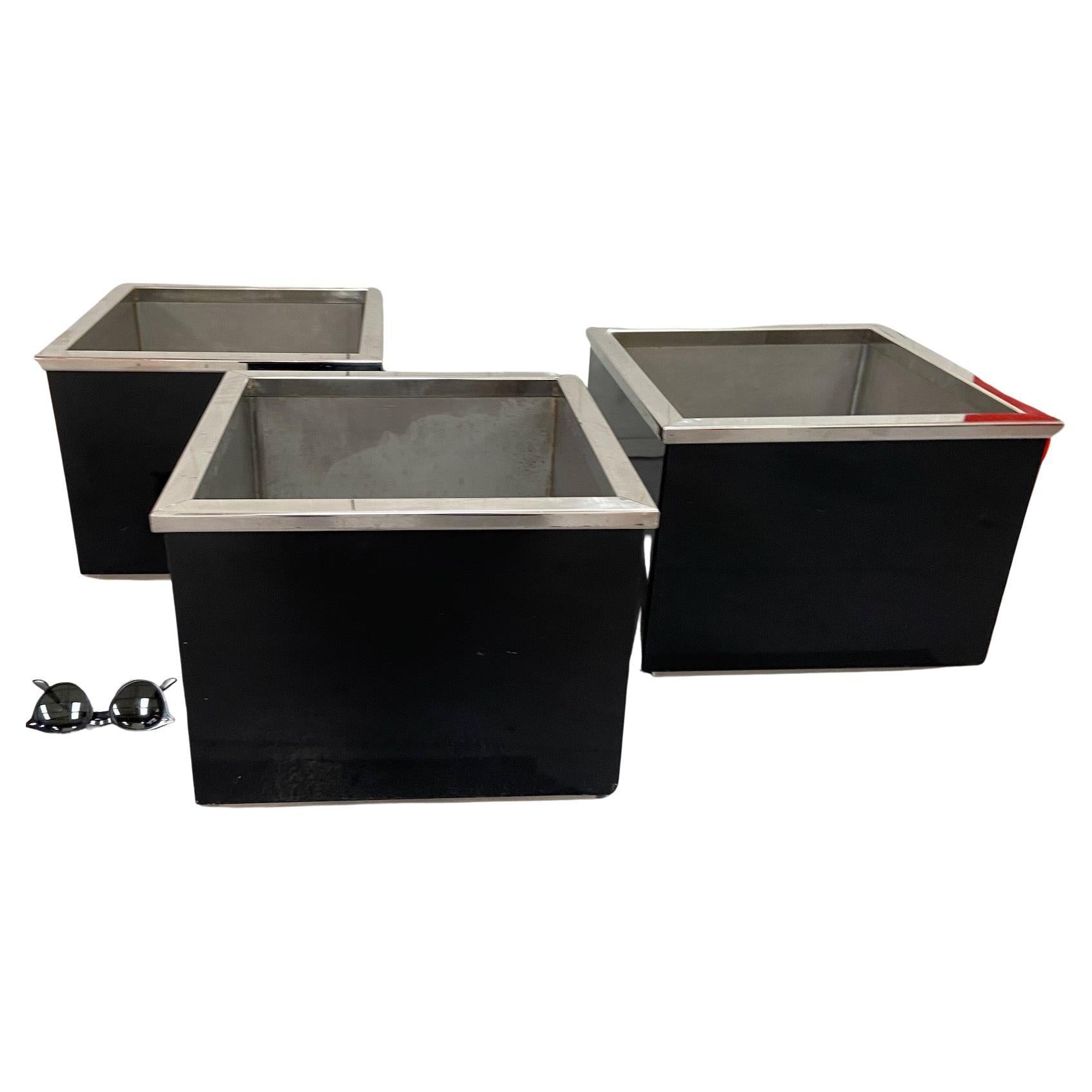 Enameled 1960s-70s black enamel and chrome metal cubic planters, manner of Willy Rizzo For Sale