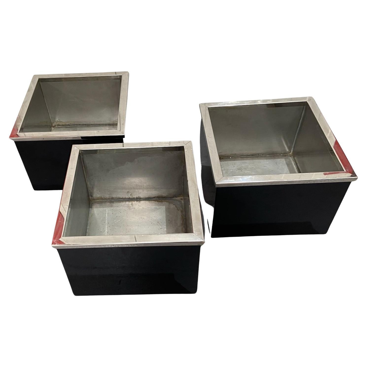1960s-70s black enamel and chrome metal cubic planters, manner of Willy Rizzo In Good Condition For Sale In London, GB