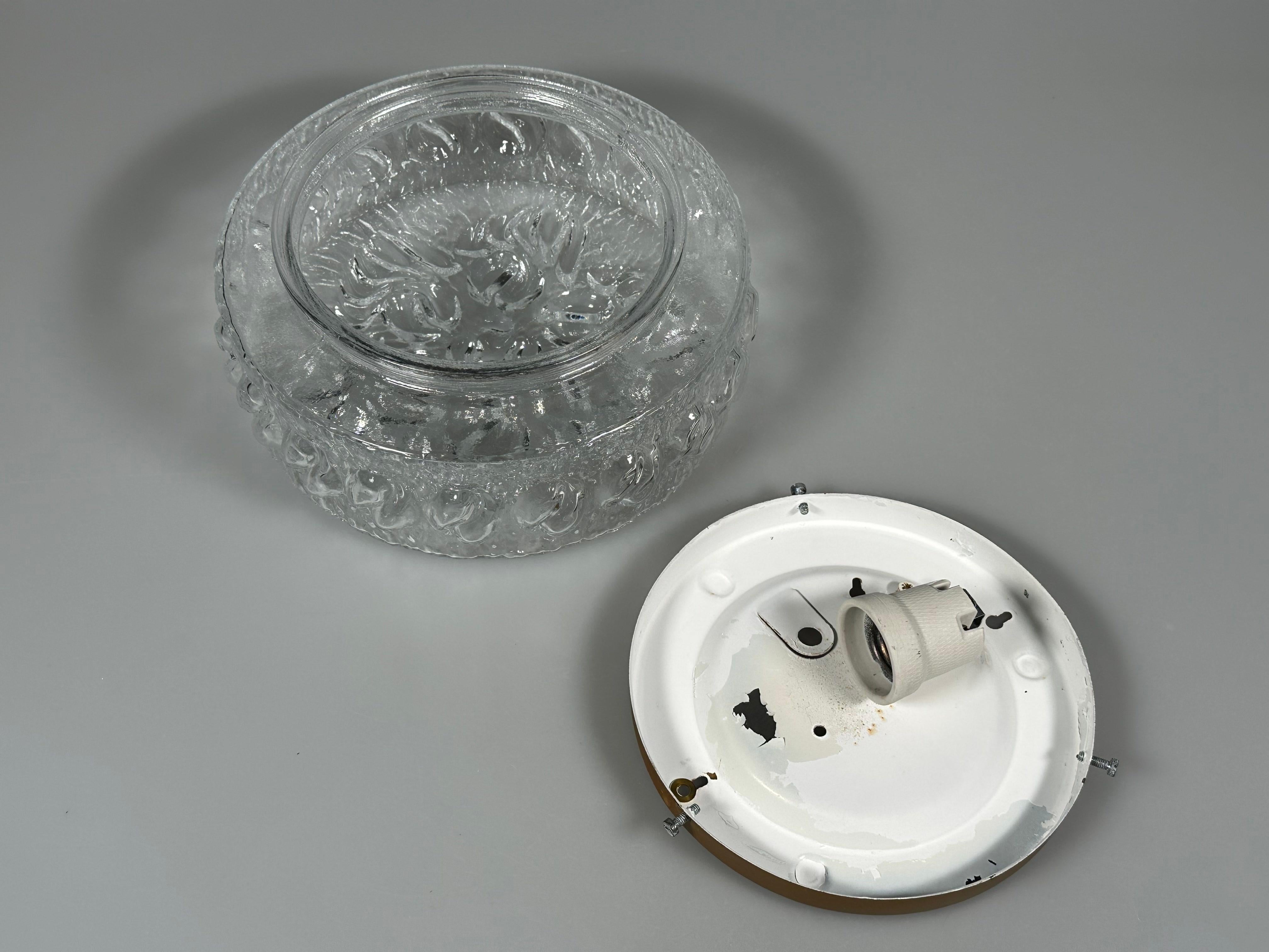 Plafonnier des années 1960/70, affleurant, verre, métal, Design/One en vente 7