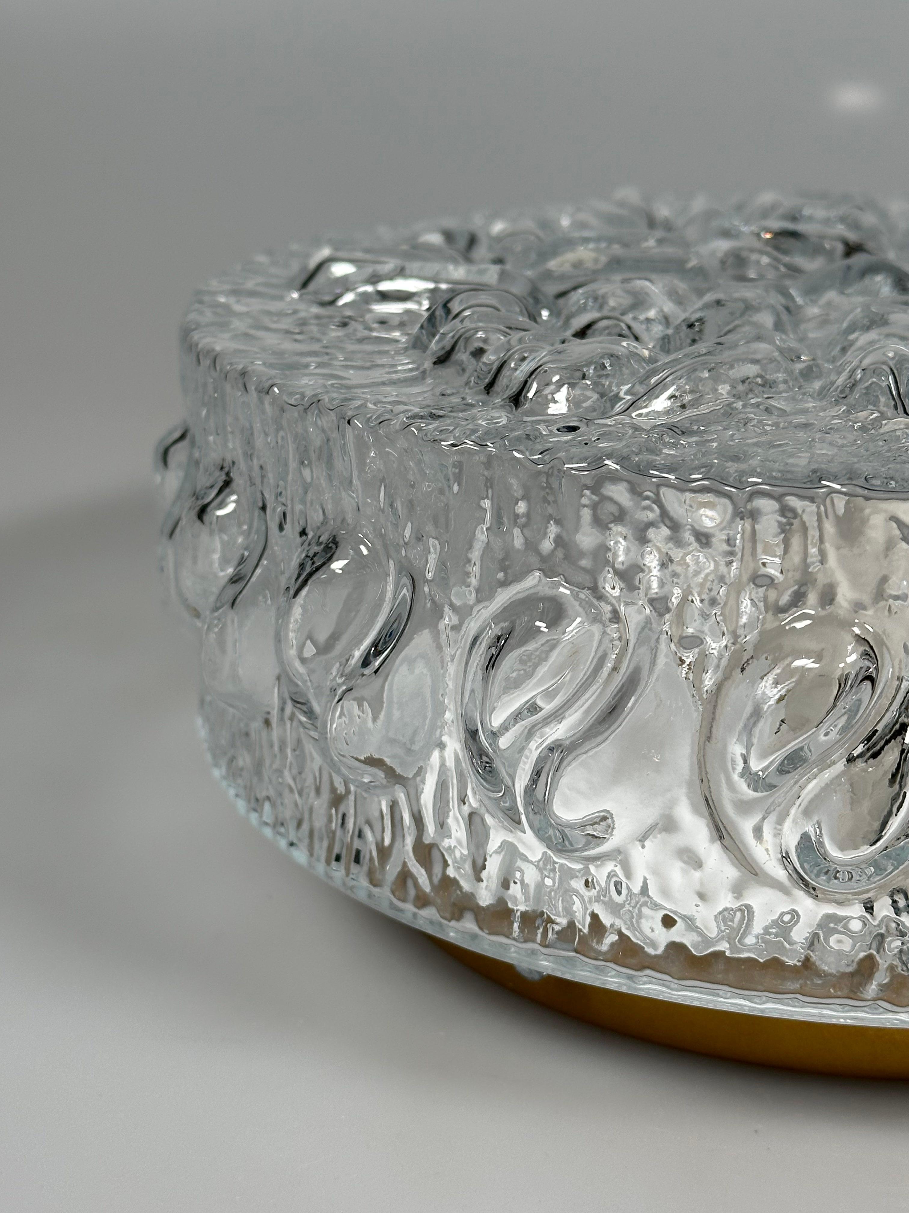 Métal Plafonnier des années 1960/70, affleurant, verre, métal, Design/One en vente