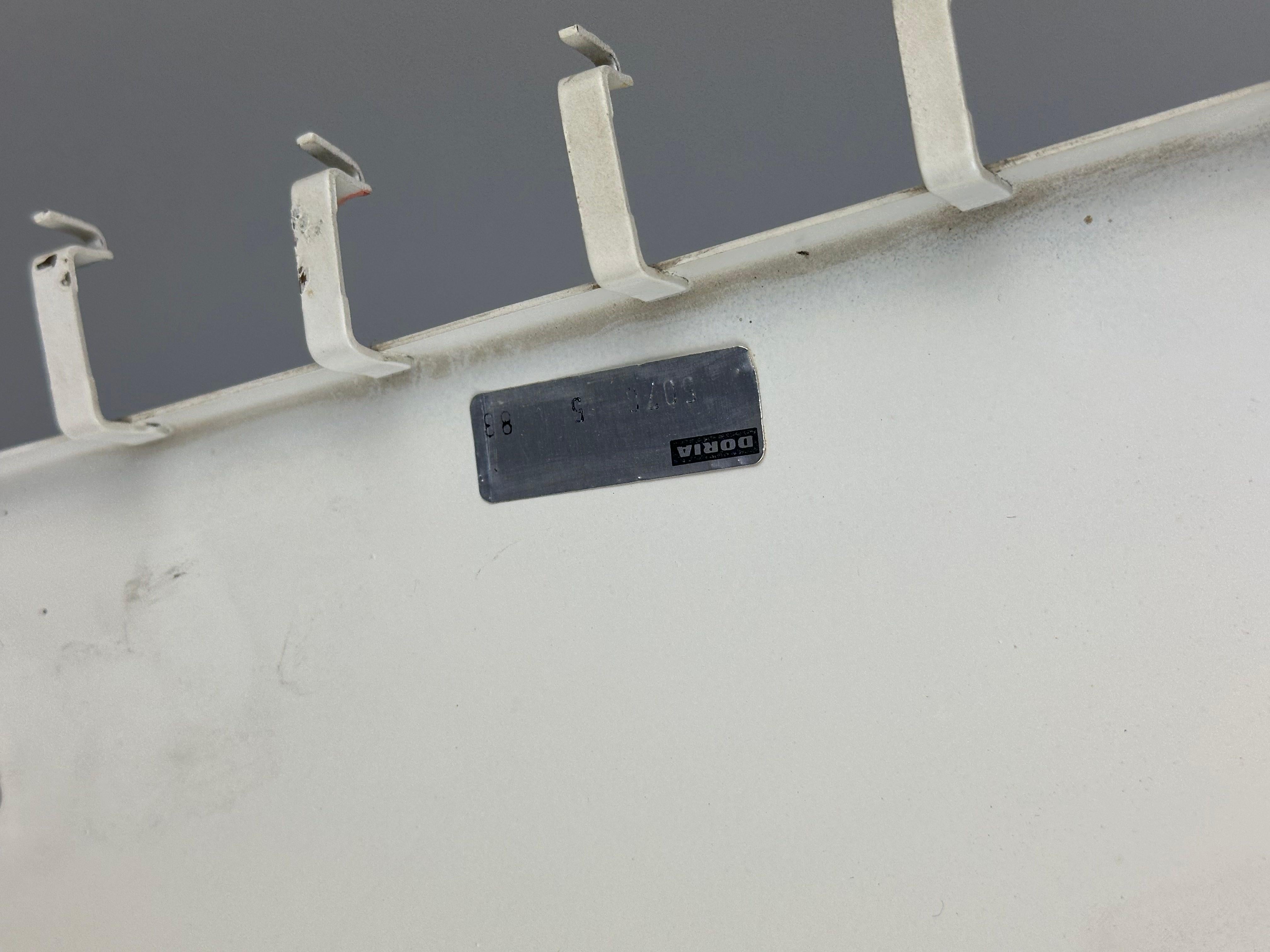 Lampada da soffitto a lampadario degli anni '60/70 di Doria Leuchten Germany, vetro ghiaccio in vendita 3