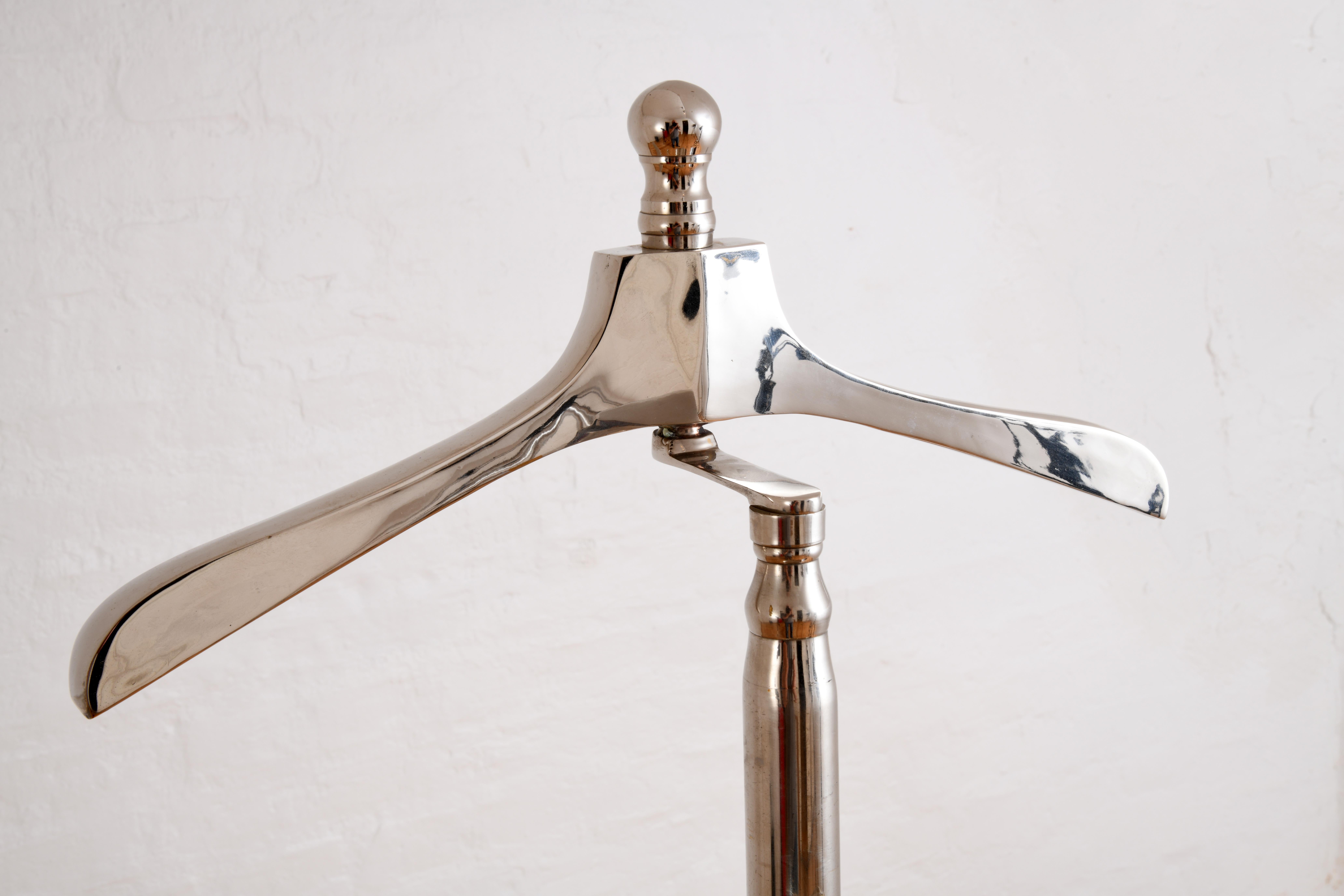 Mid-20th Century 1960s/70s chrome-plated brass valet stand for the bedroom or bathroom For Sale