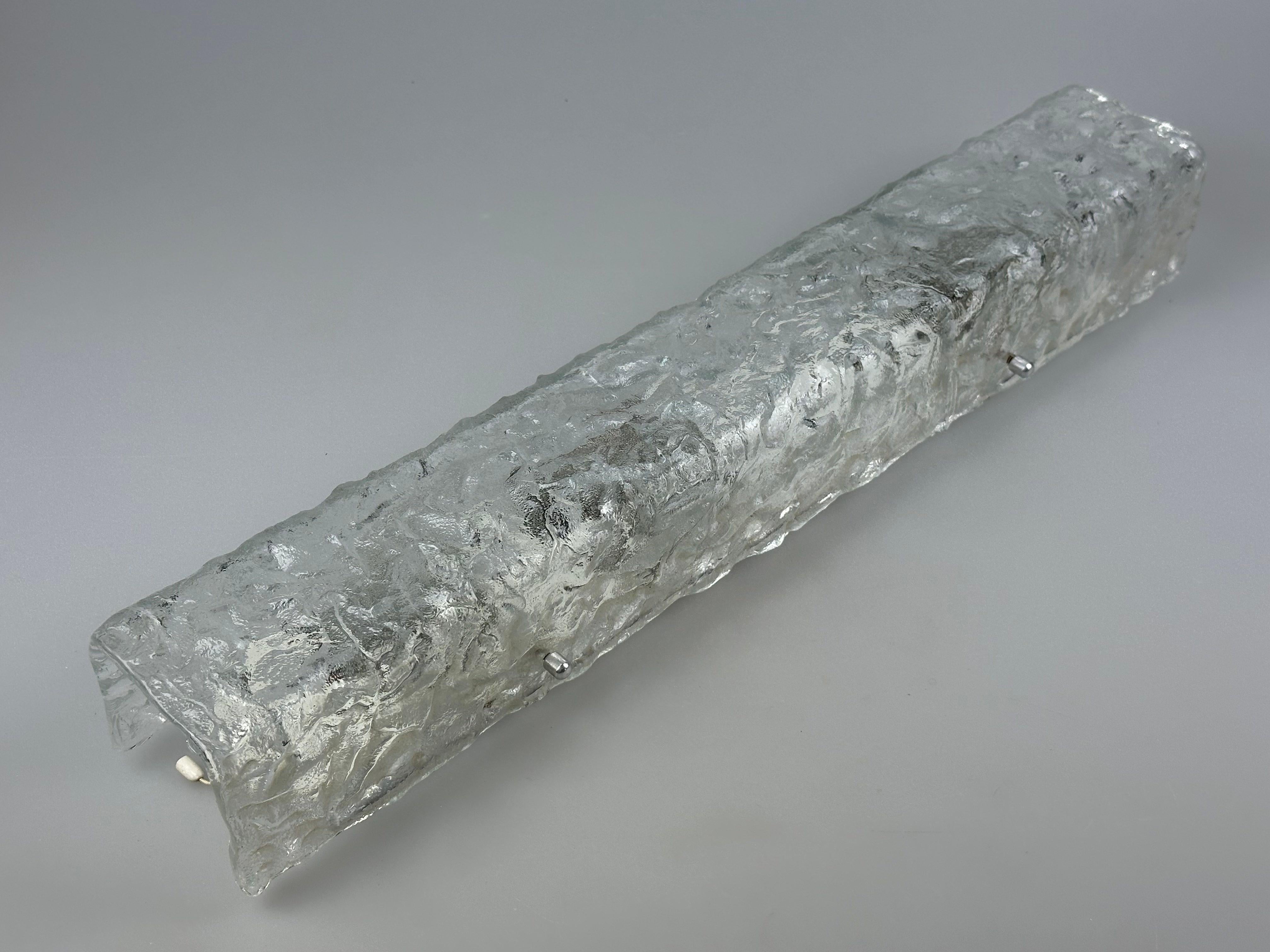 Applique en verre glacé des années 1960/70 par J.T. Kalmar, Design/One en vente 8