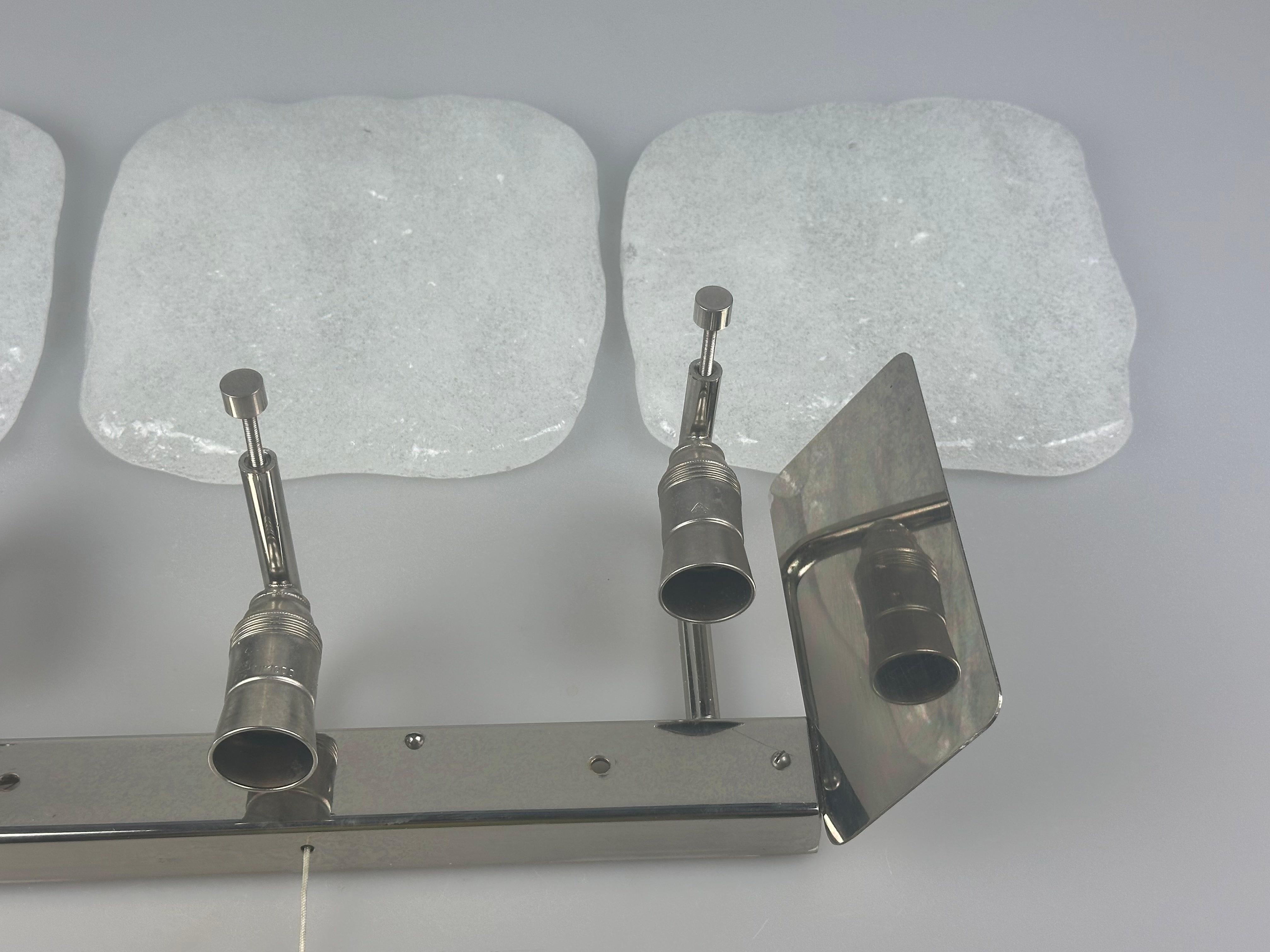 Applique en verre glacé des années 1960/70 par J.T. Kalmar, Design/One en vente 11