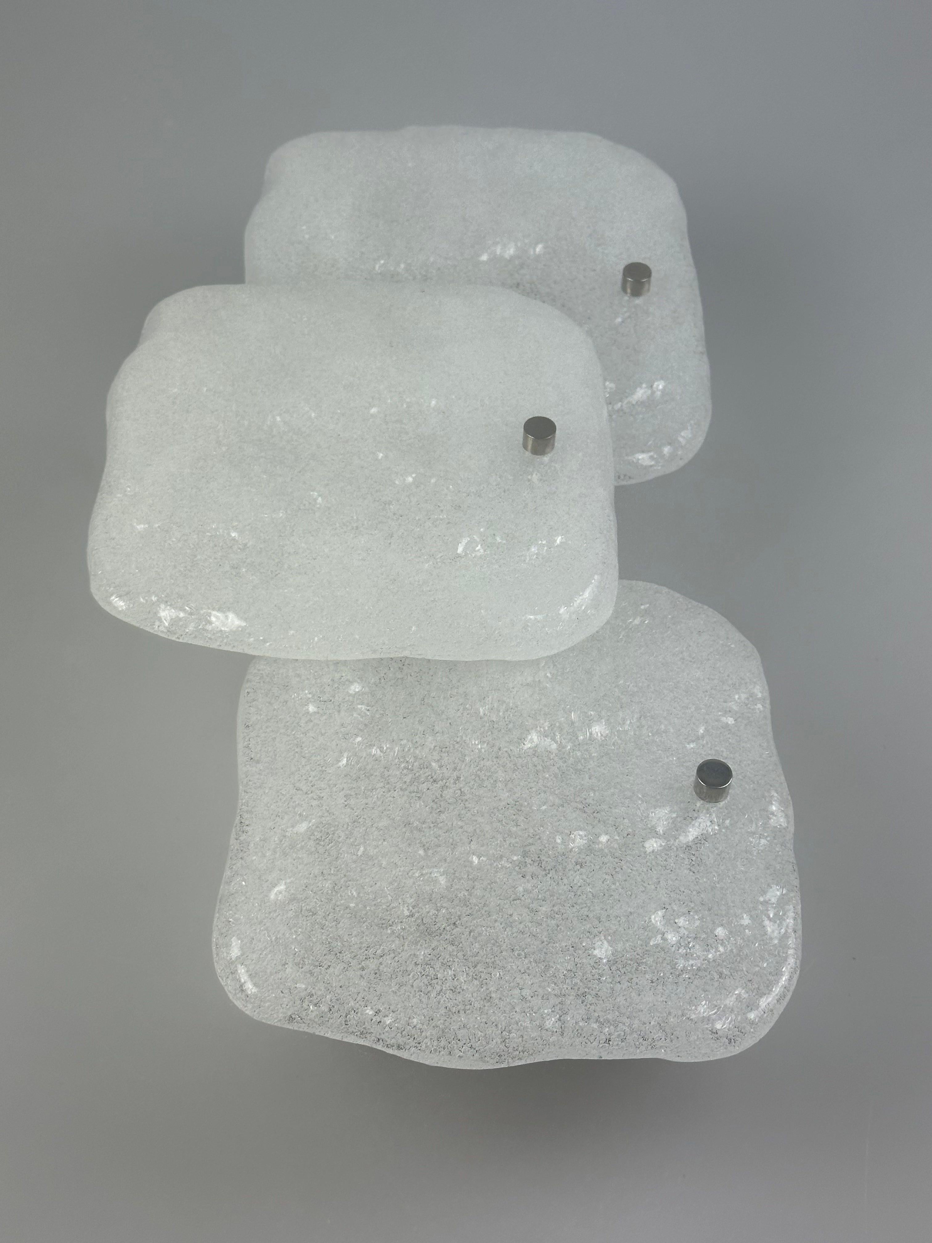 Applique en verre glacé des années 1960/70 par J.T. Kalmar, Design/One en vente 1