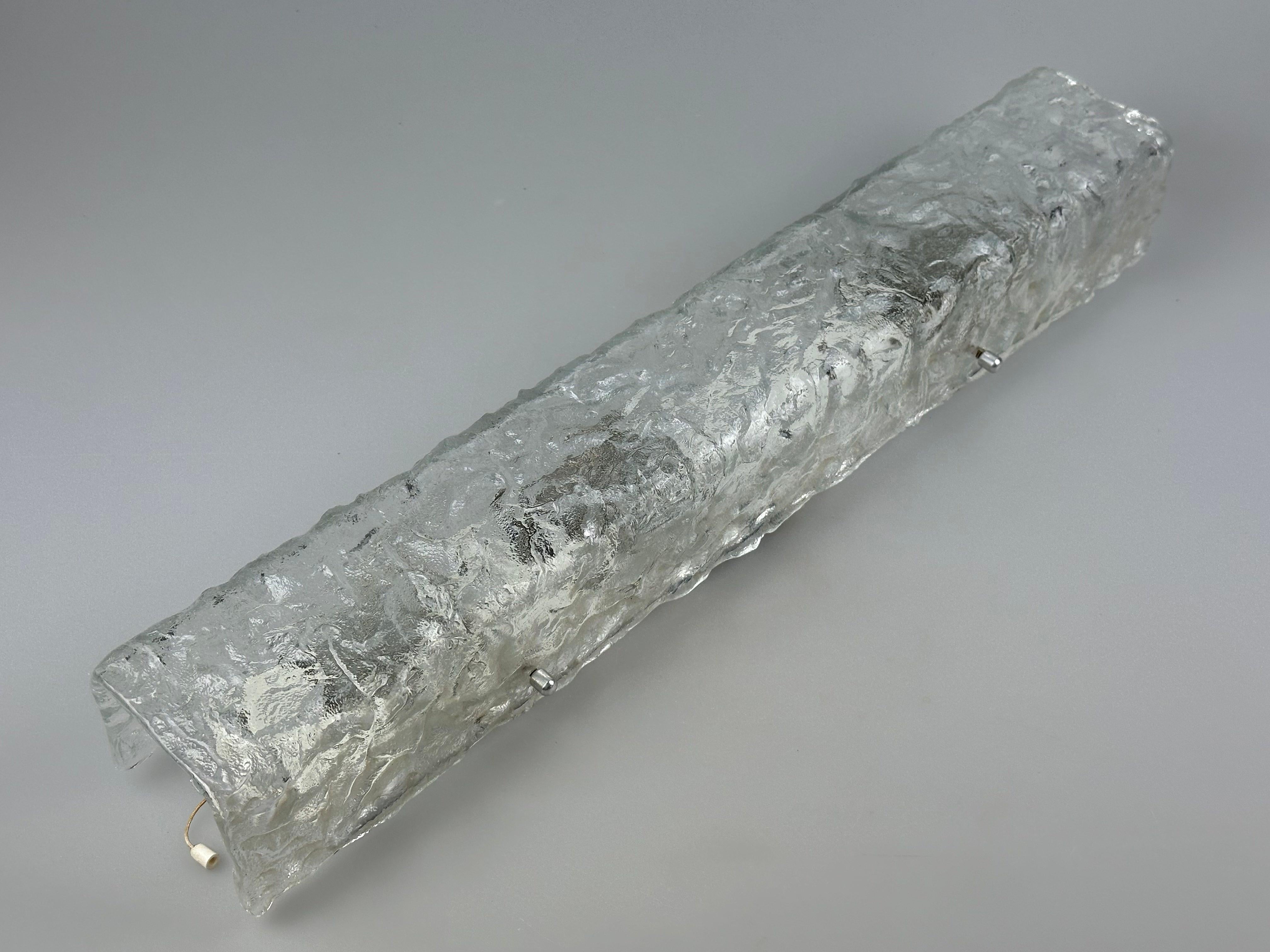 Applique en verre glacé des années 1960/70 par J.T. Kalmar, Design/One en vente 1