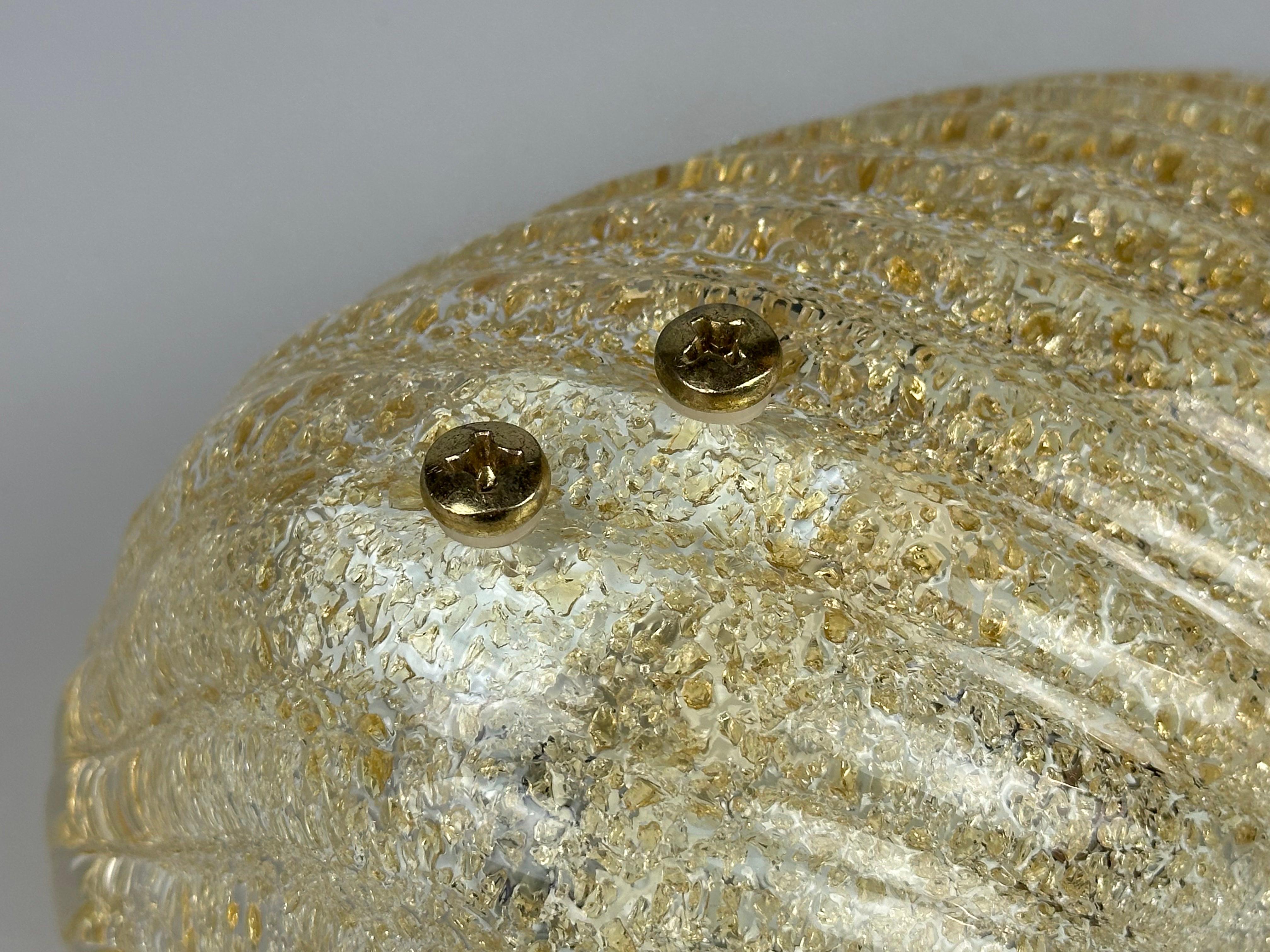 Lámpara/Alumbrador de pared de los años 60/70, Cristal, Latón, Hoja, Diseño de la Era Espacial mediados del siglo XX en venta