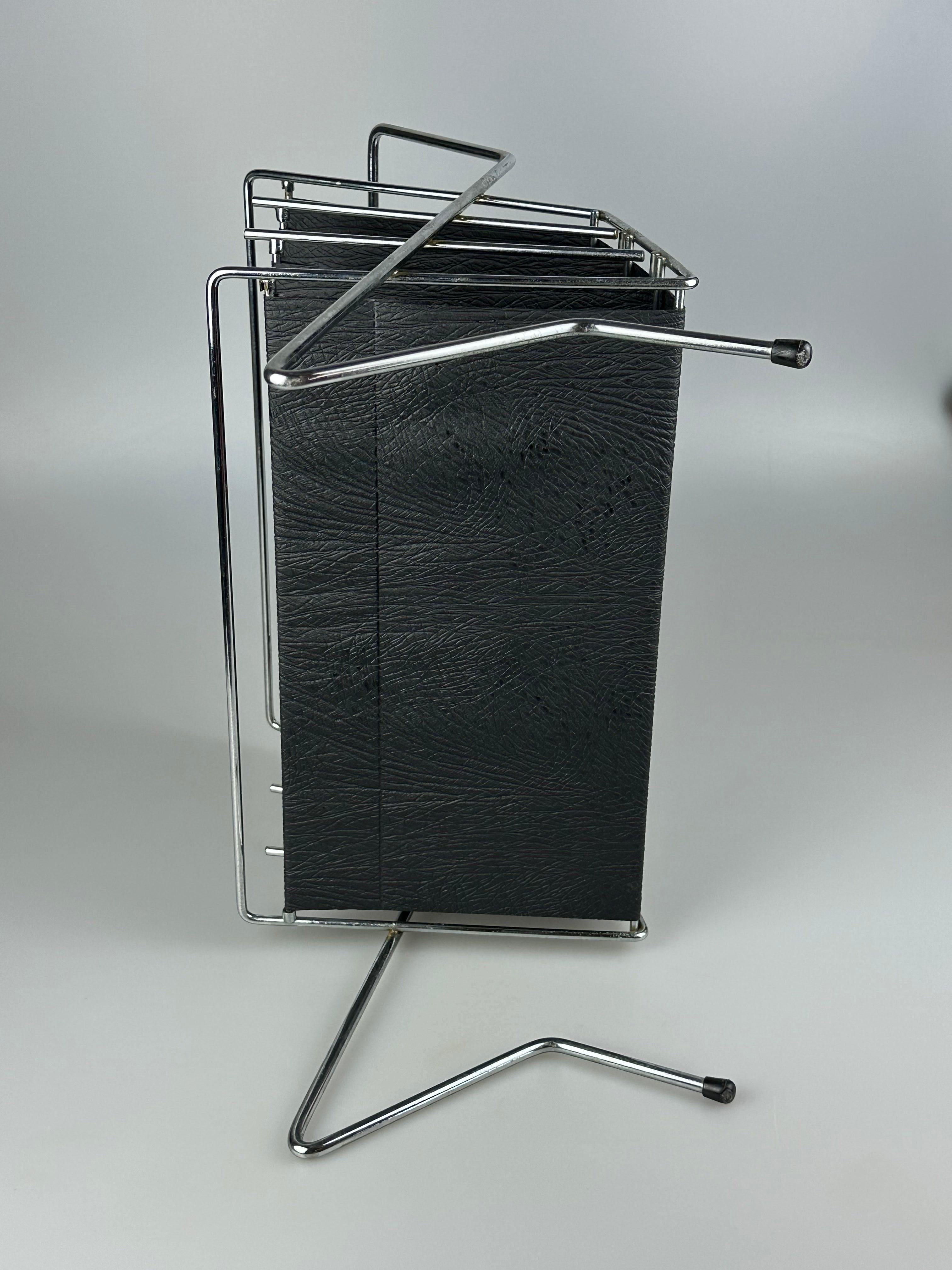 1960s/70s Newspaper Holder Magazine Rack Metal, Plastic, Space Age en venta 8