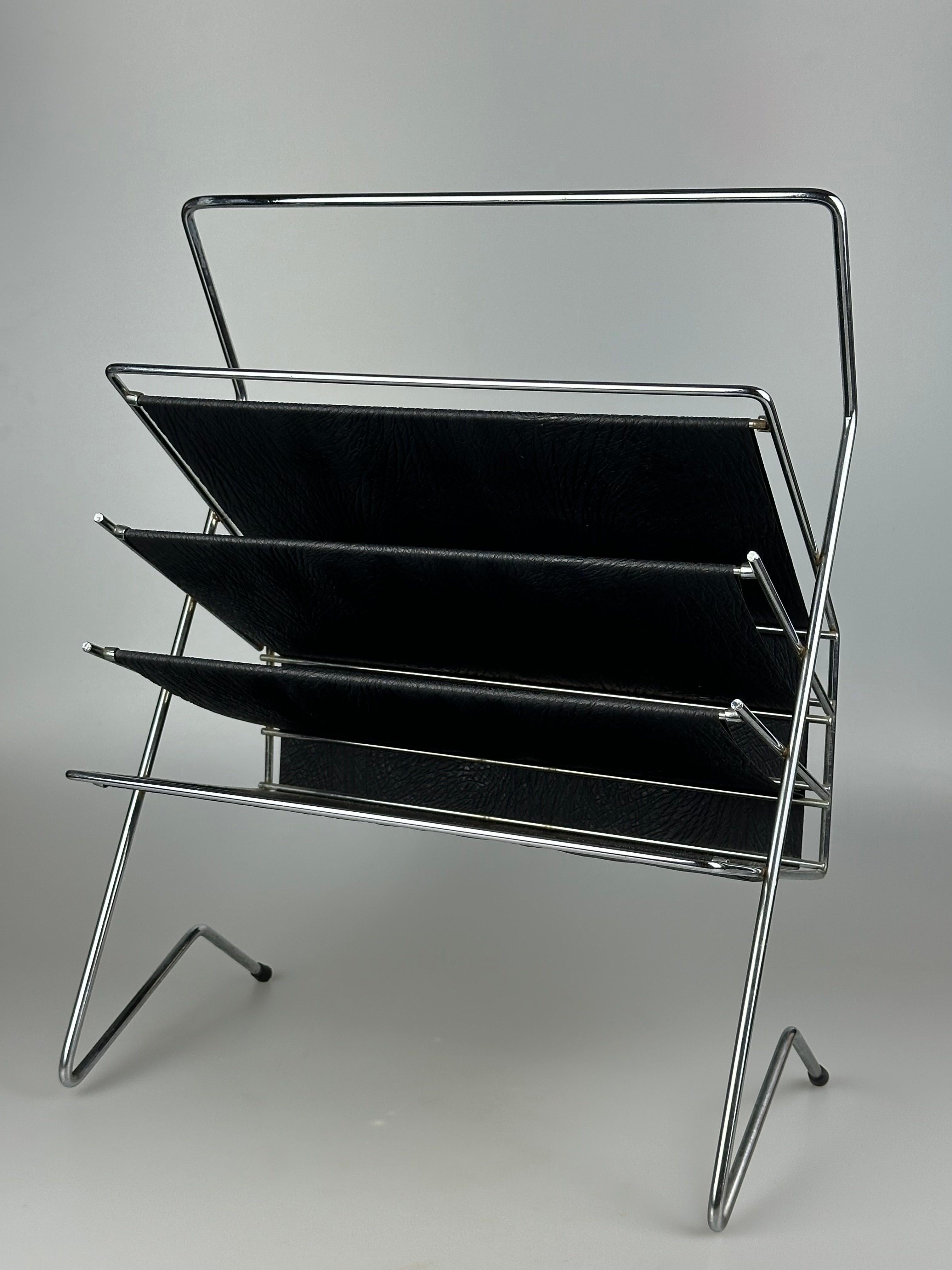 1960s/70s Newspaper Holder, Metal, Plastic, Space Age

Object: Newspaper Holder

Manufacturer: Unknown

Condition: Good

Age: Circa 1960-1970

Dimensions:

Width = 42cm
Depth = 24cm
Height = 54.5cm

Other Notes:

The pictures serve as part of the
