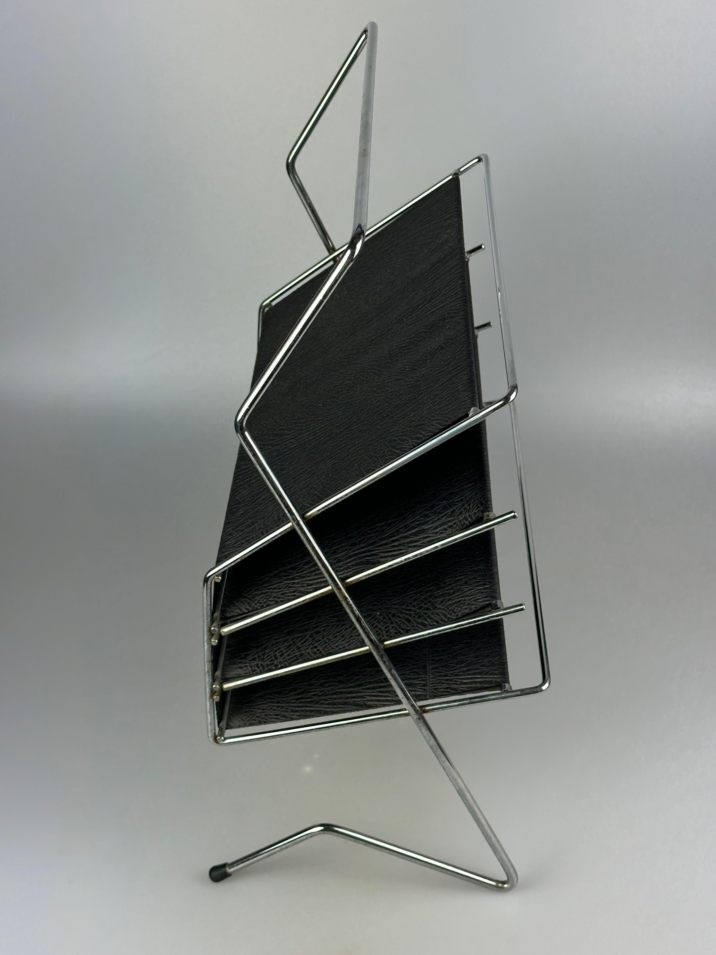 1960s/70s Newspaper Holder Magazine Rack Metal, Plastic, Space Age en venta 2