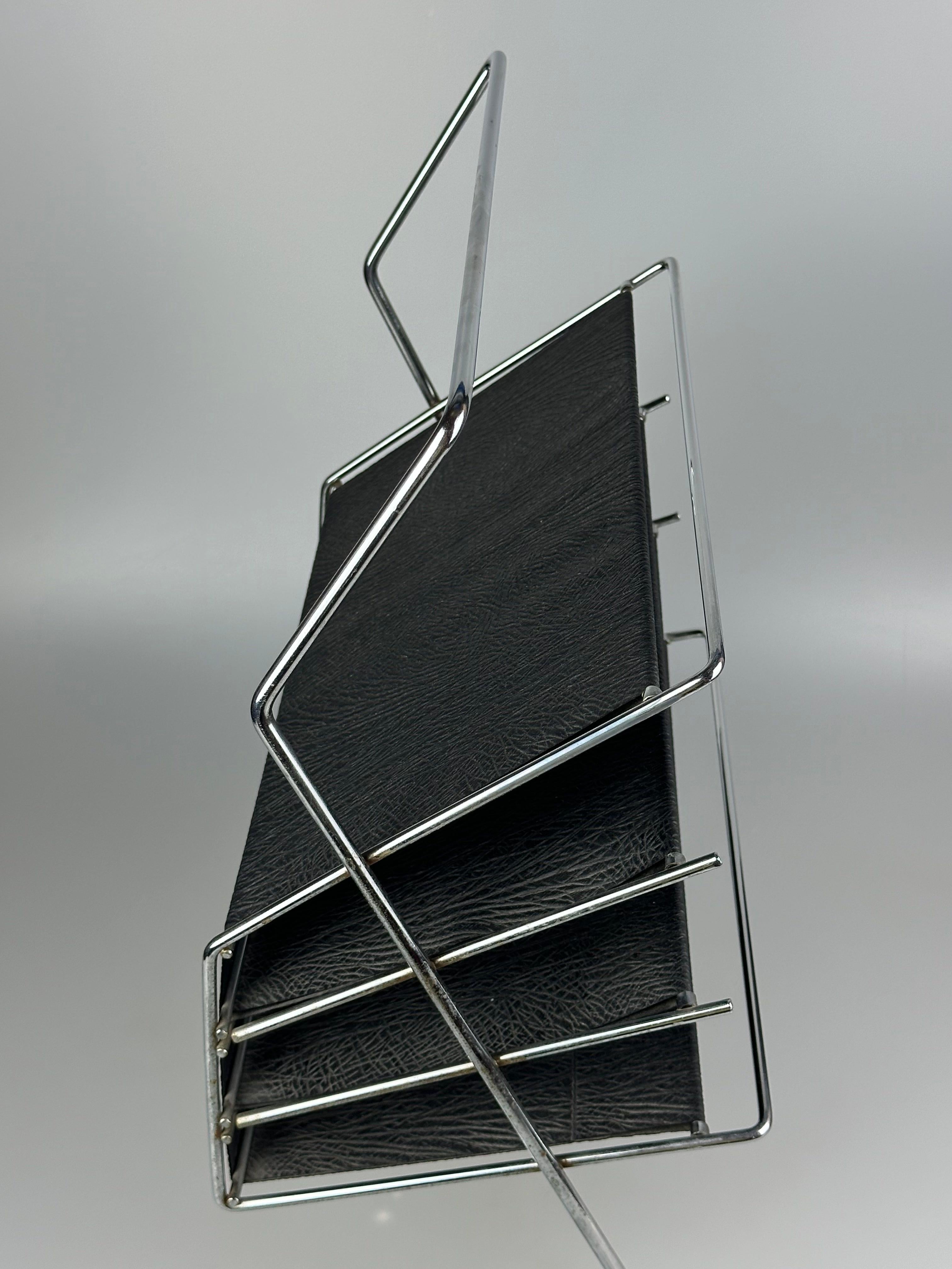 1960s/70s Newspaper Holder Magazine Rack Metal, Plastic, Space Age en venta 3