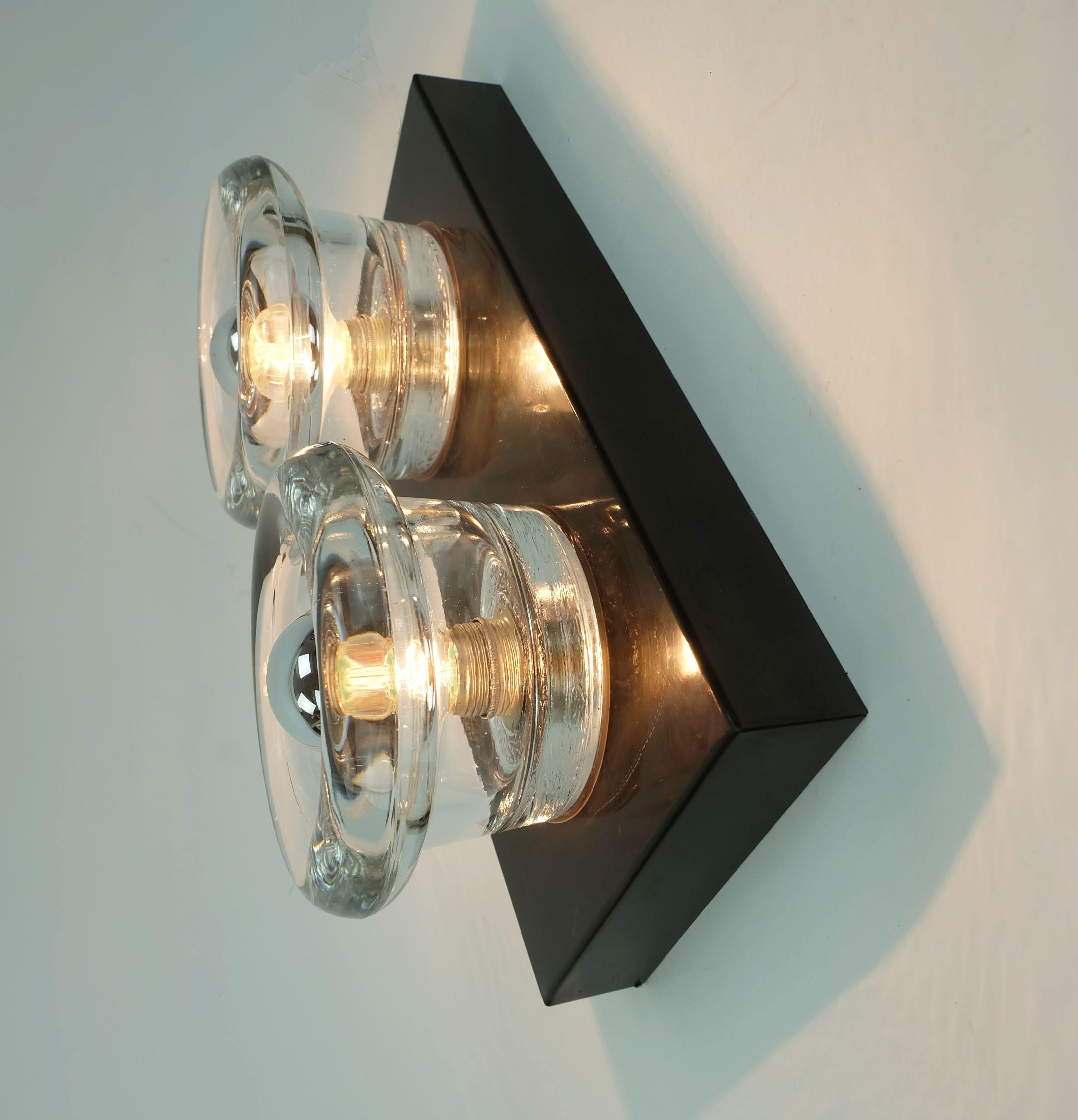 1960s 70s space age SCONCE by cosack Leuchten 2 abat-jours en verre épais et métal en vente 3