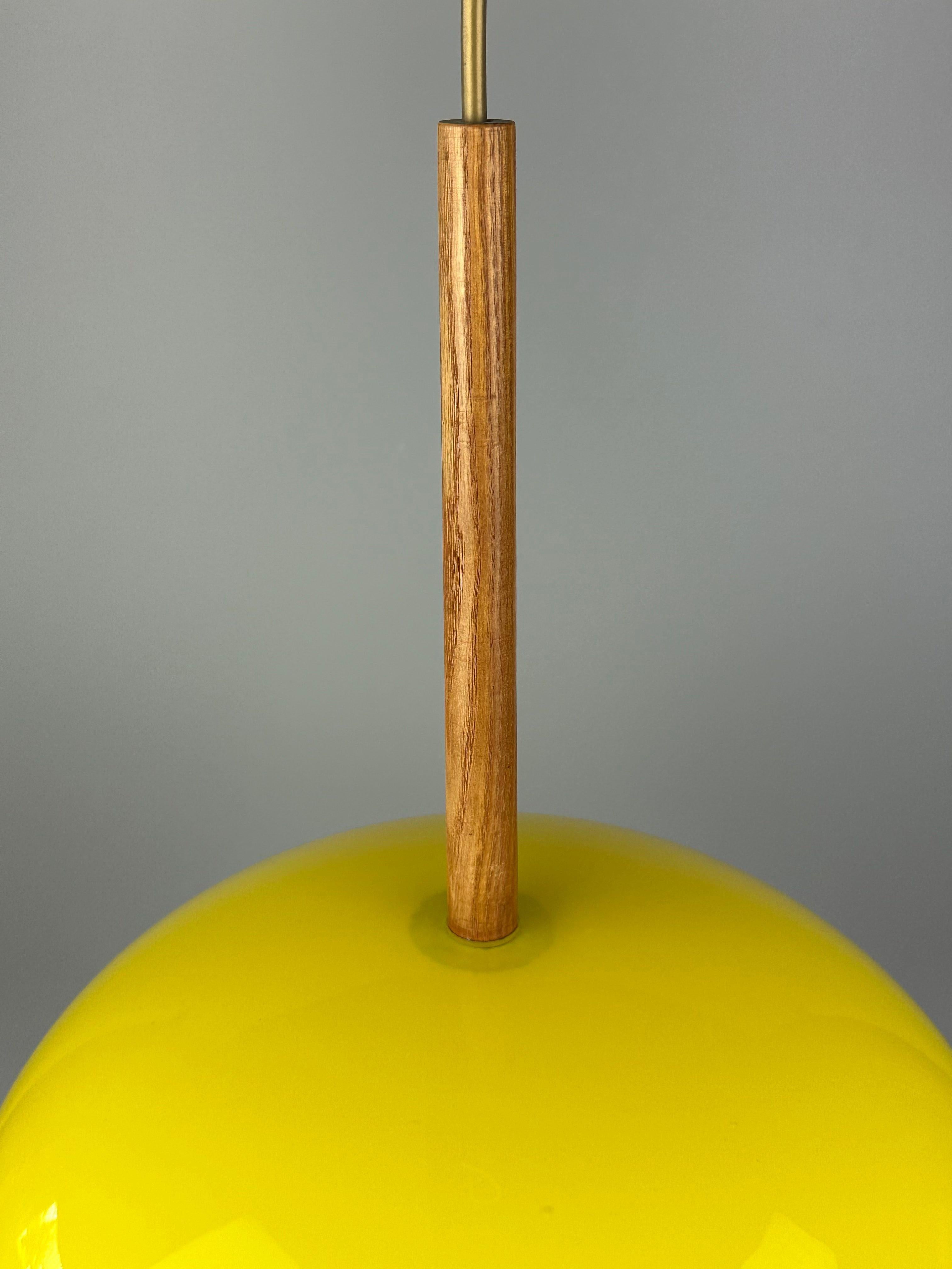 Lampada da soffitto in teak degli anni '60/'70 di Uno & Östen Kristiansson per Luxus Sweden In condizioni buone in vendita a Neuenkirchen, NI