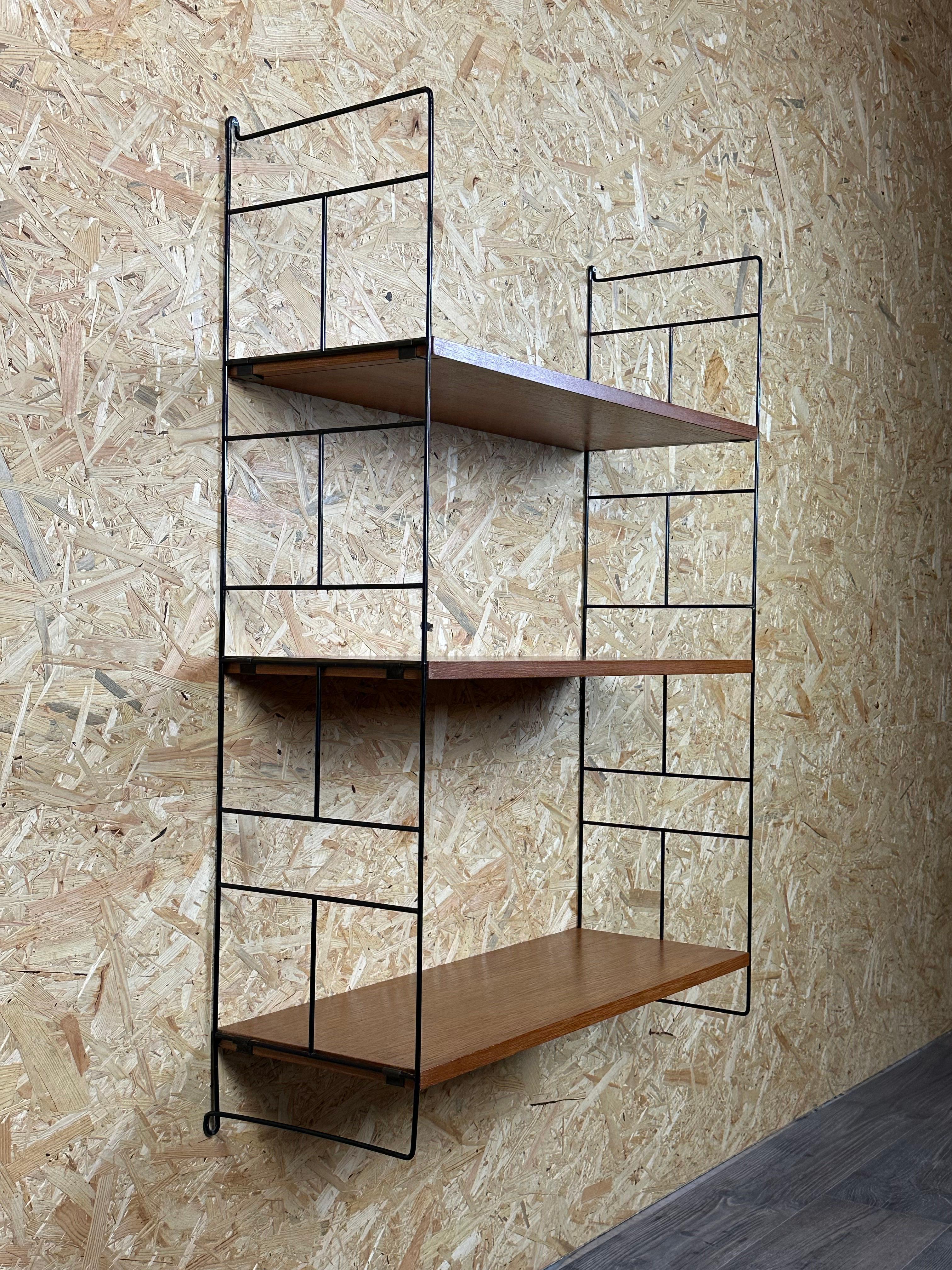 Étagère en teck des années 1960/70, étagère murale, WHB Allemagne, étagère à cordes, Design/One en vente 1