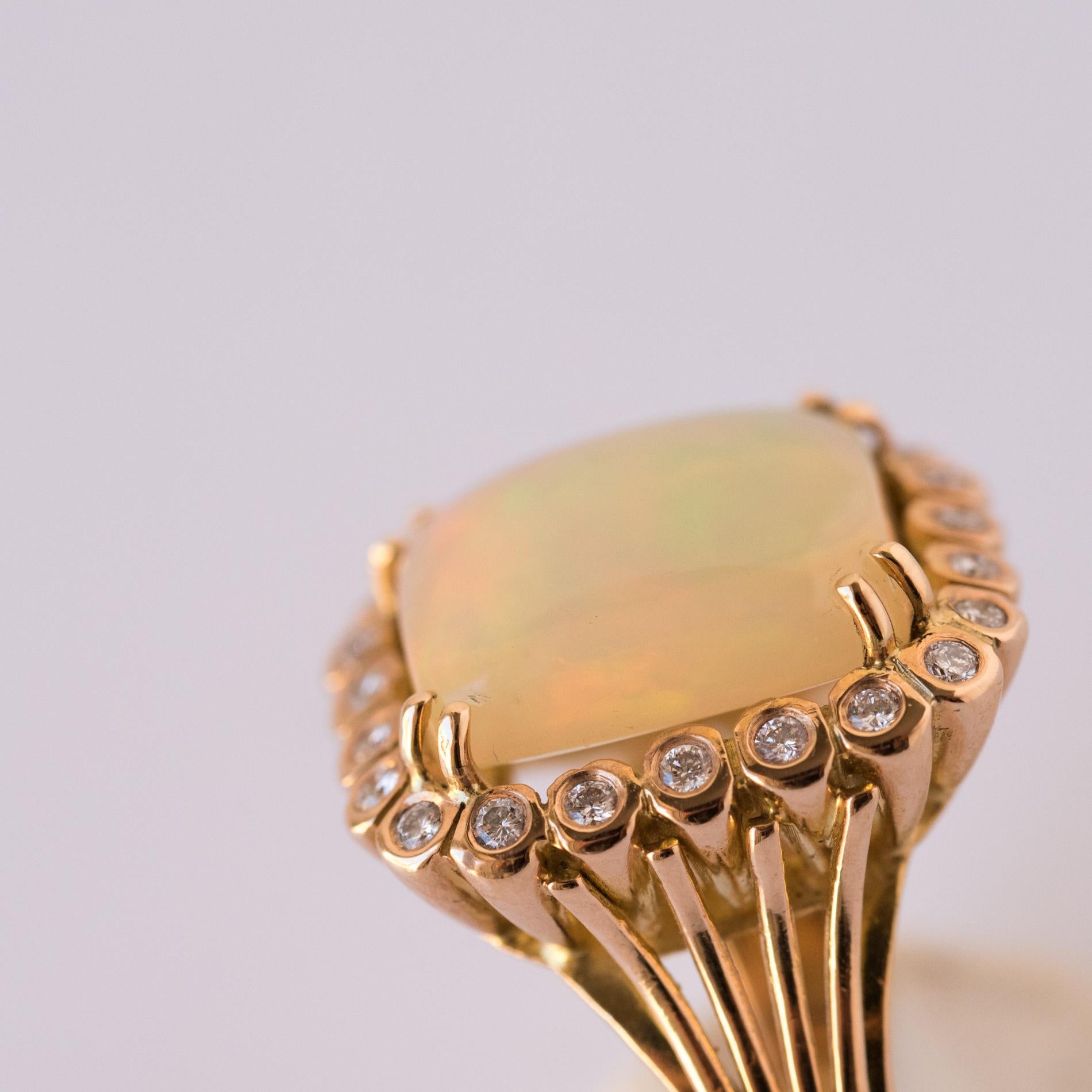 1960s 7.32 Carat Opal Diamond 18 Carat Rose Gold Retro Ring For Sale 4
