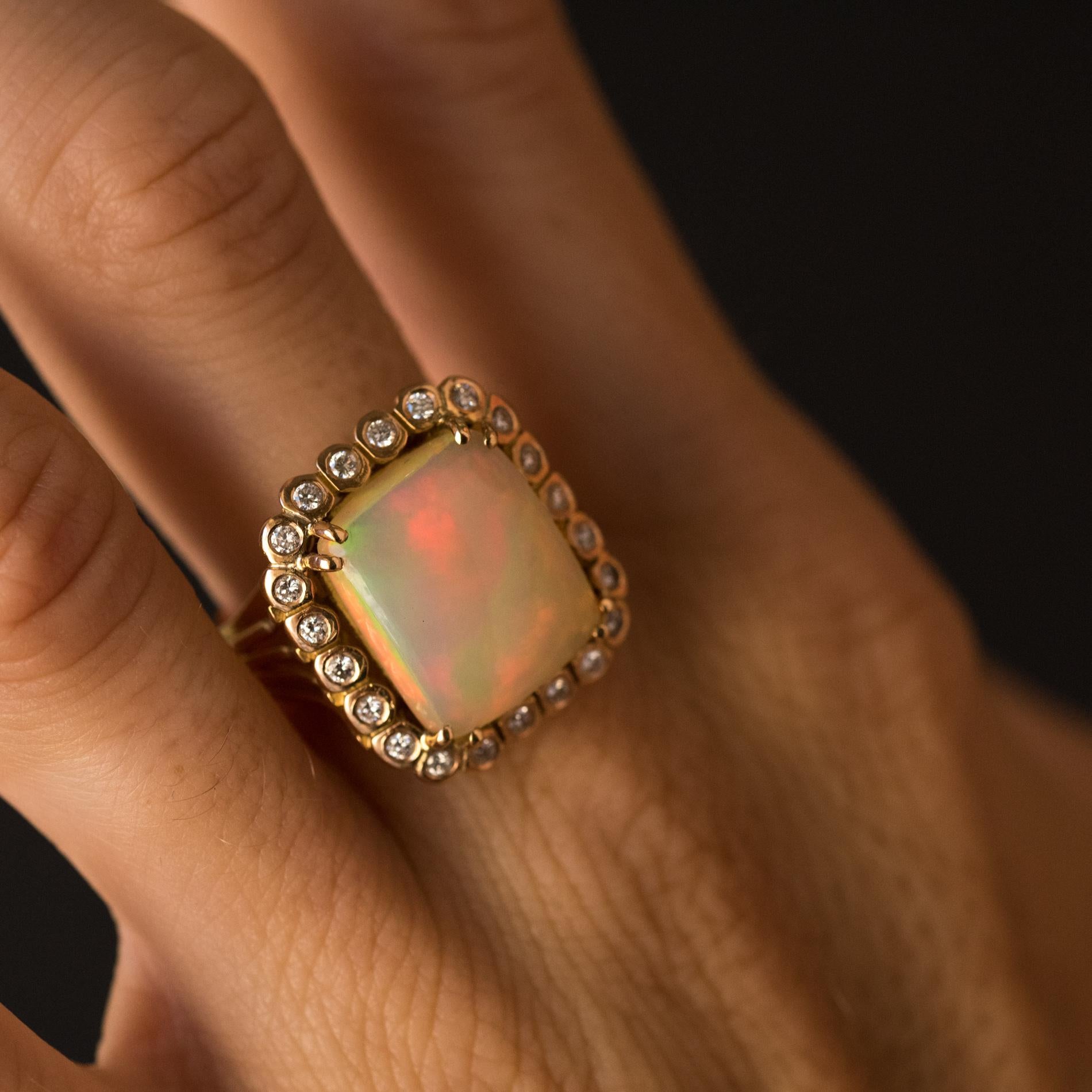 1960s 7.32 Carat Opal Diamond 18 Carat Rose Gold Retro Ring In Excellent Condition For Sale In Poitiers, FR