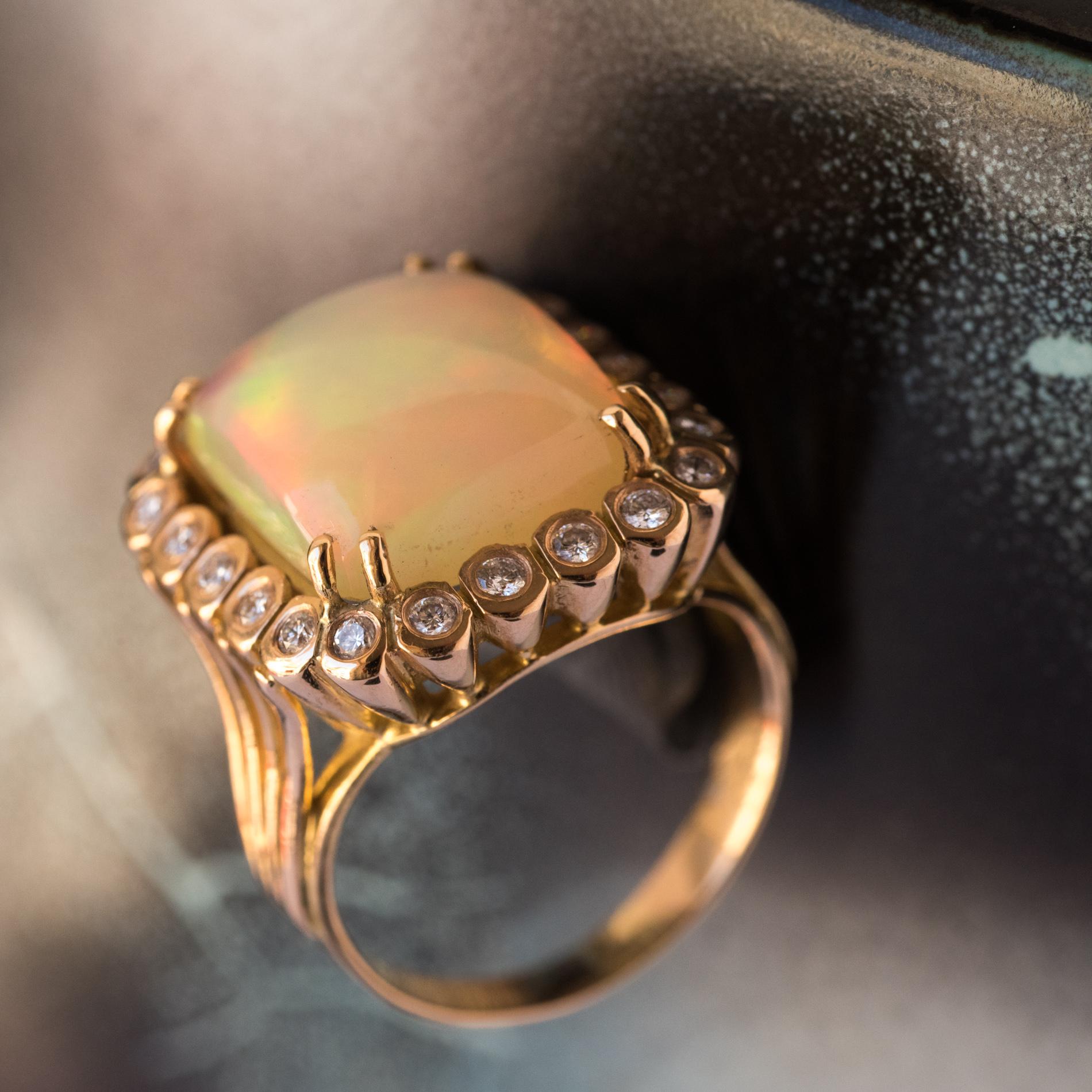 1960s 7.32 Carat Opal Diamond 18 Carat Rose Gold Retro Ring For Sale 1