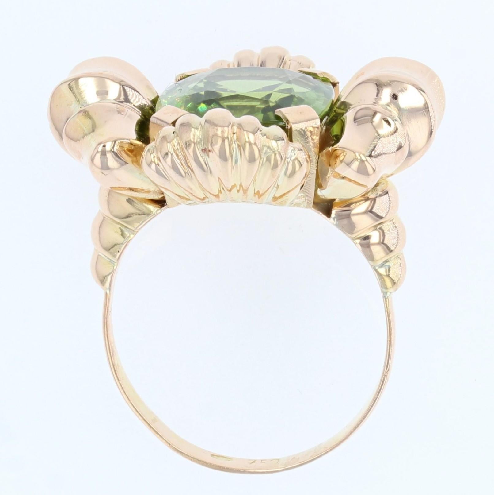 1960s 7.76 Carat Peridot 18 Karat Rose Gold Flower Ring For Sale 7