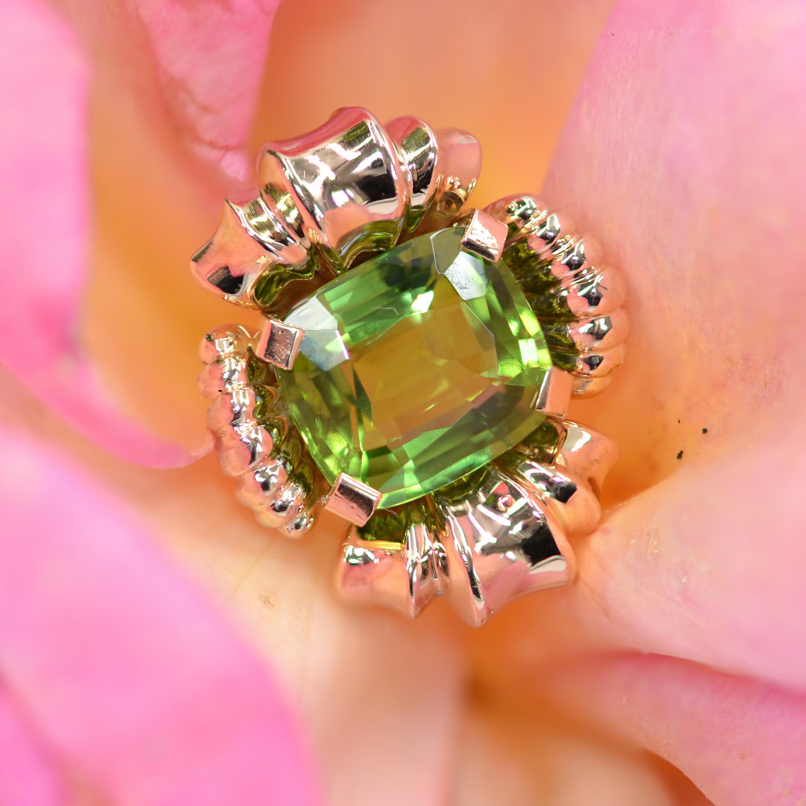 Cushion Cut 1960s 7.76 Carat Peridot 18 Karat Rose Gold Flower Ring For Sale