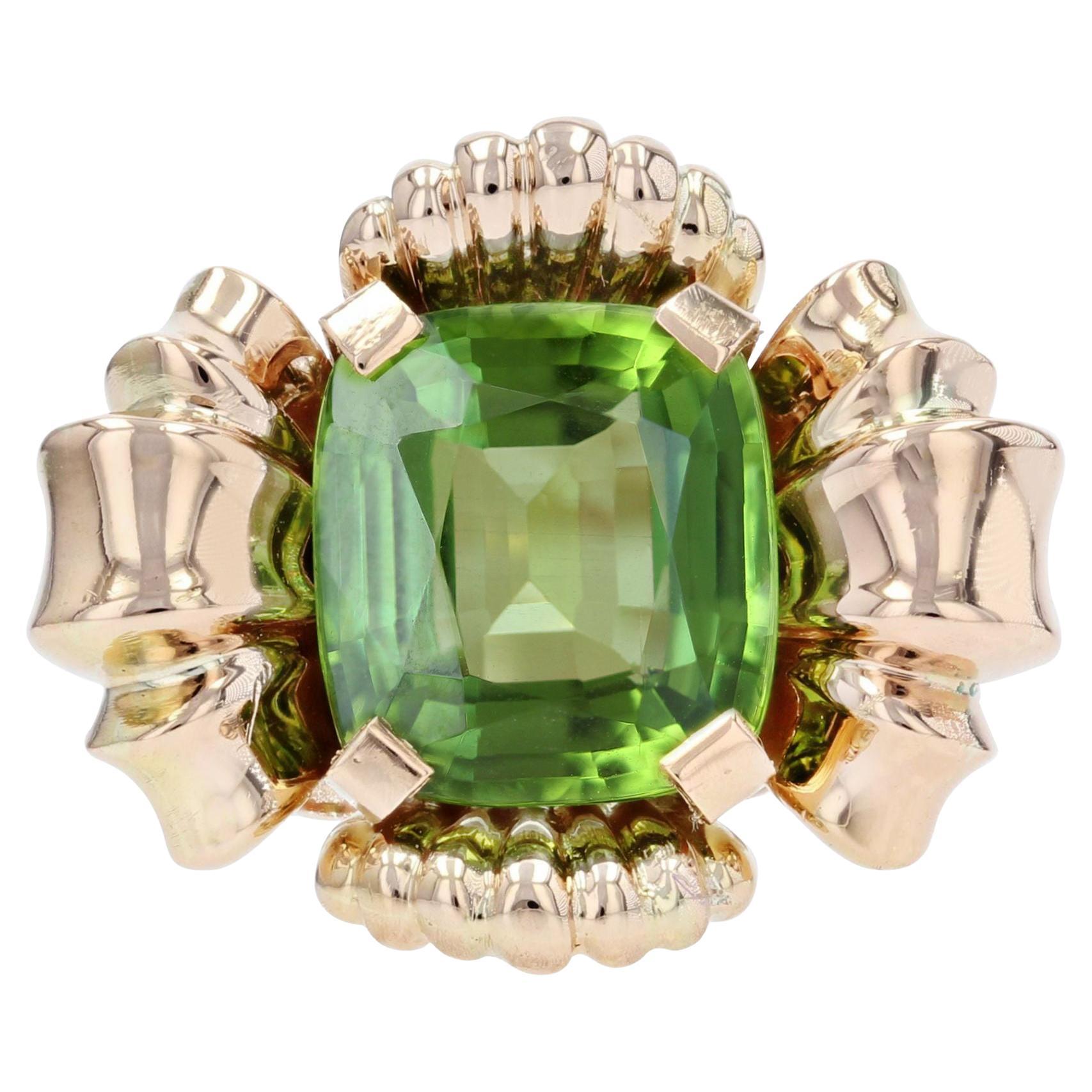 Bague  fleurs en or rose 18 carats avec pridot de 7,76 carats, annes 1960 en vente