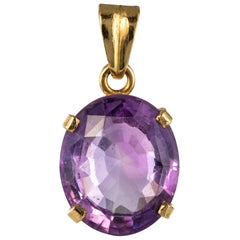 1960s 8 Carat Amethyst 18 Karat Yellow Gold Pendant