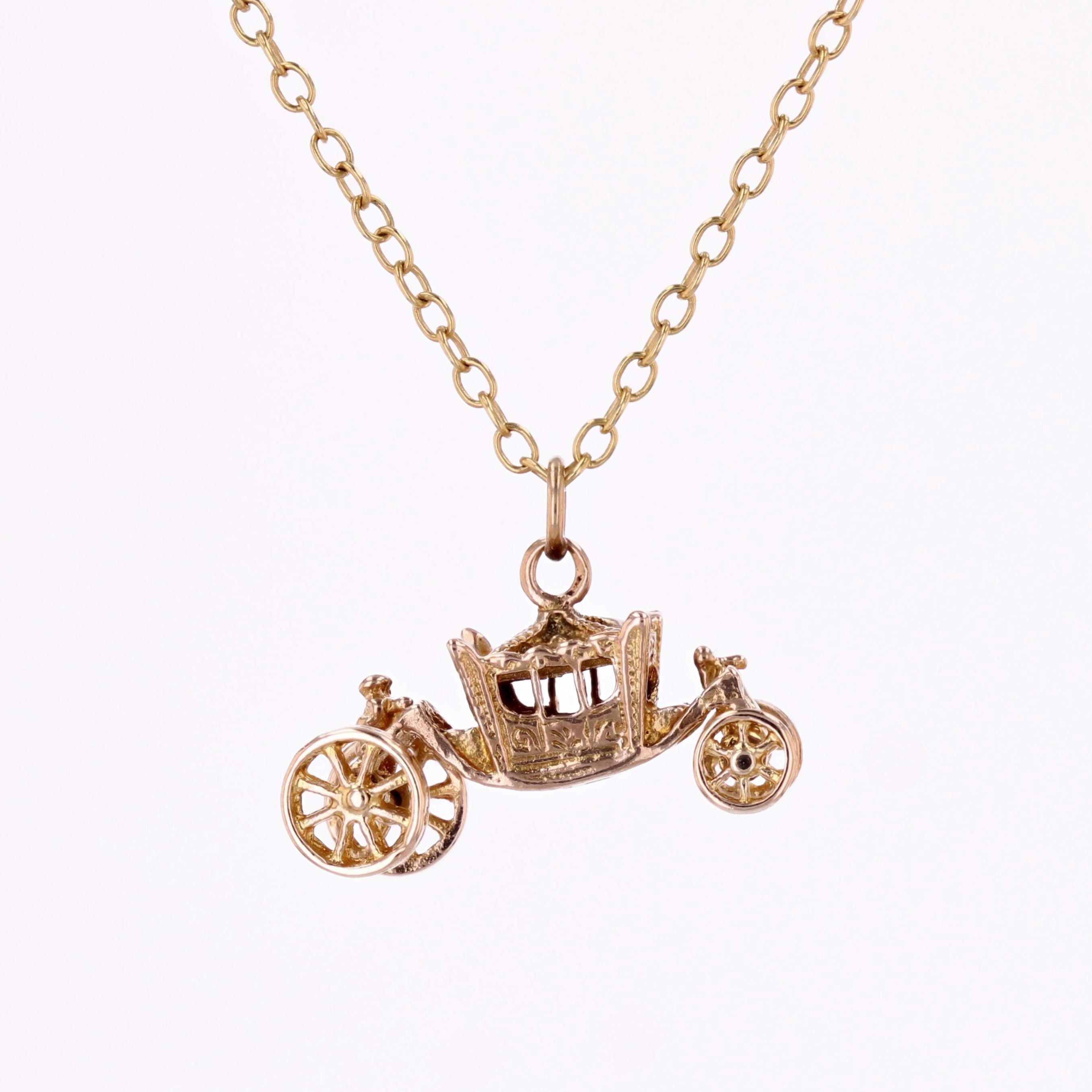Pendentif Coach en or jaune 9 carats des années 1960 en vente 4