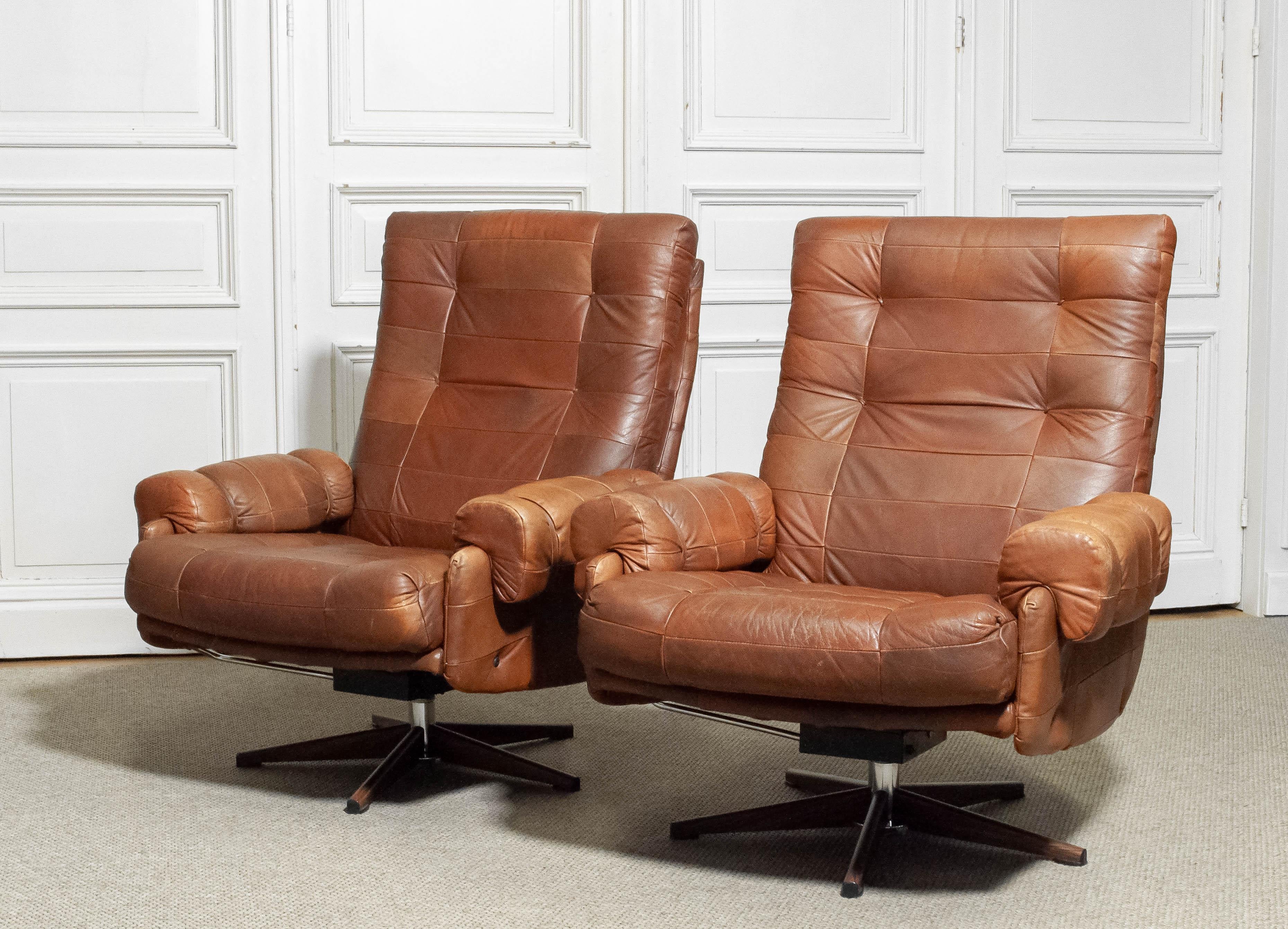 1960s A Pair of Arne Norell Rocking and Swivel Lounge Chairs Sweden For Sale 2