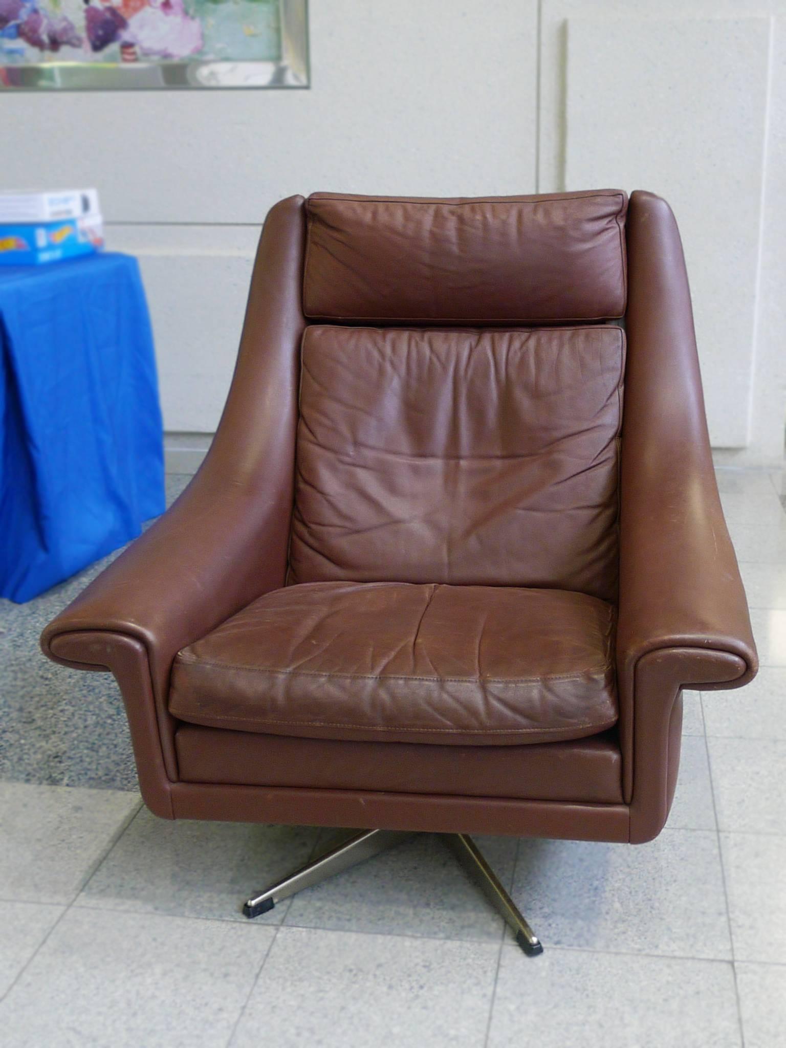 1960s Aage Christensen Model Ambassador Leather Lounge Chair In Good Condition In New York, NY
