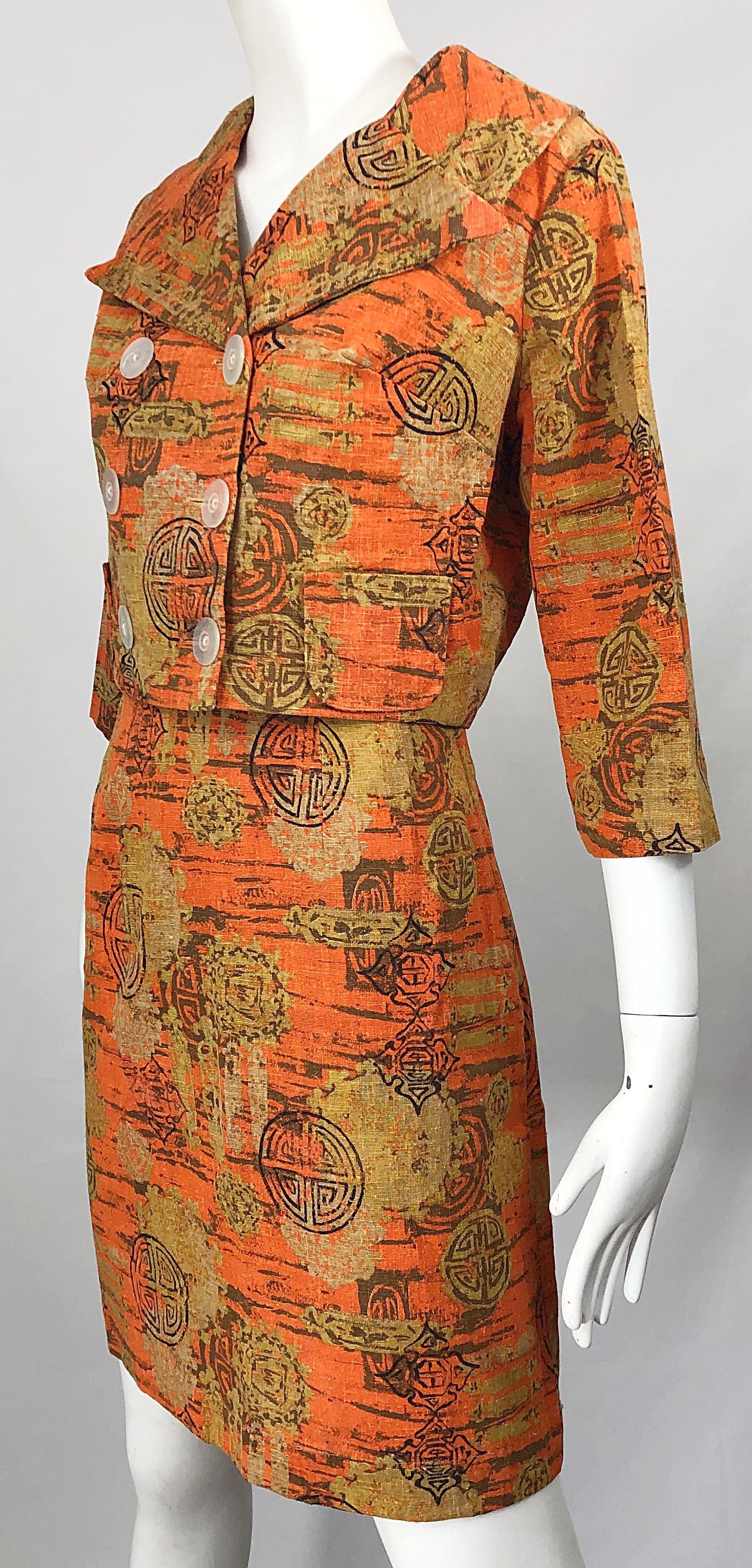 1960s Abstract Asian Batik Linen Vintage 60s Chic Cropped Jacket + Skirt Suit  For Sale 5