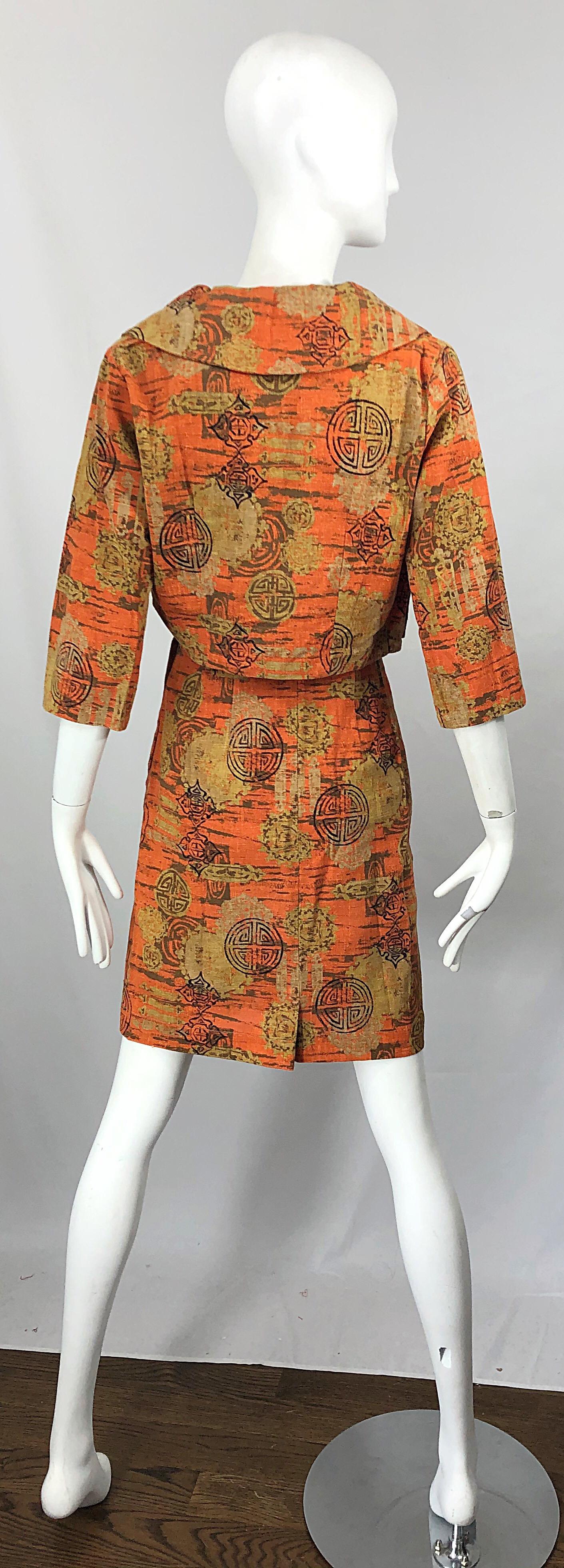 1960s Abstract Asian Batik Linen Vintage 60s Chic Cropped Jacket + Skirt Suit  For Sale 6