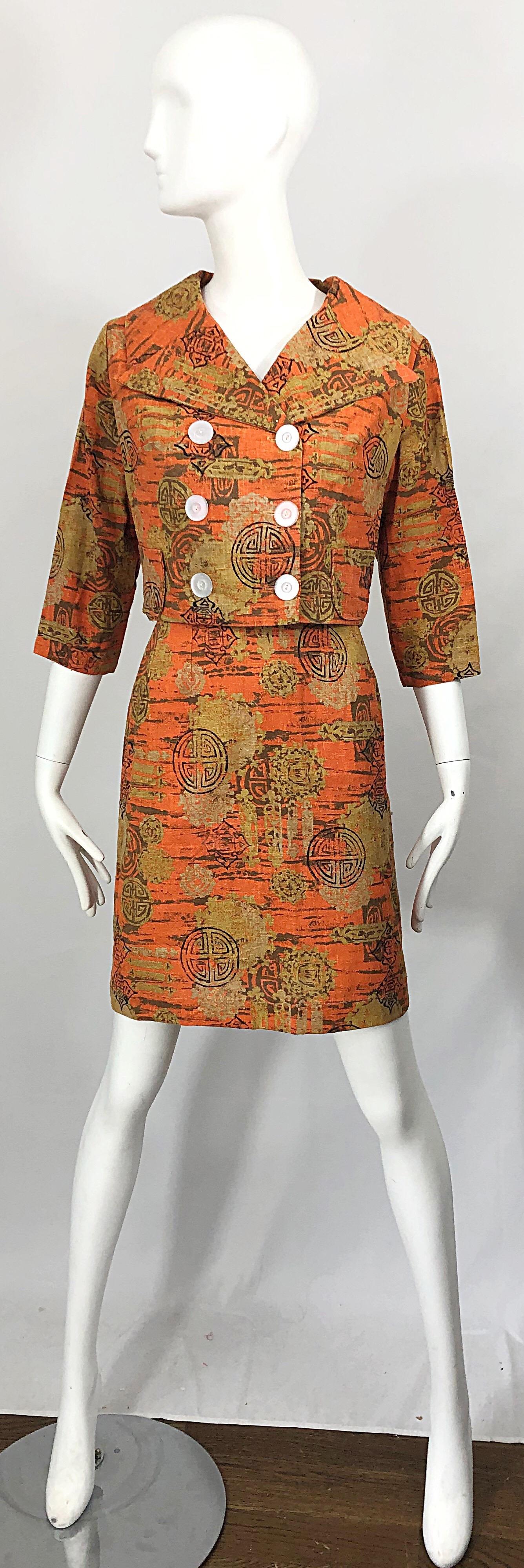 1960s Abstract Asian Batik Linen Vintage 60s Chic Cropped Jacket + Skirt Suit  For Sale 7