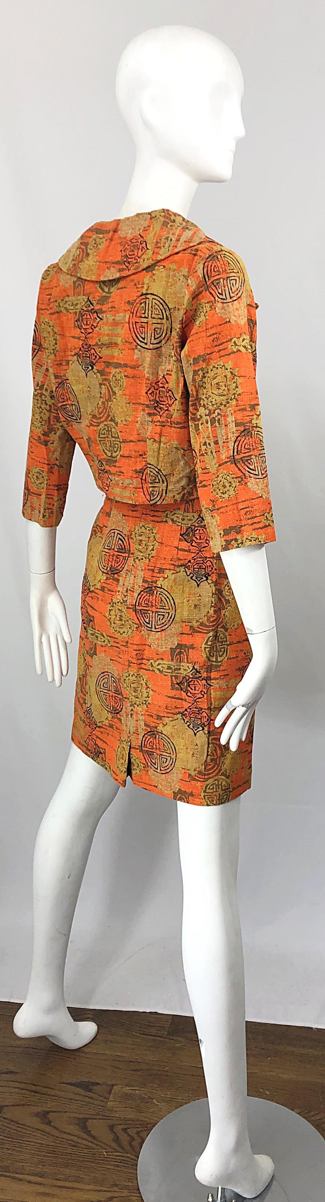 1960s Abstract Asian Batik Linen Vintage 60s Chic Cropped Jacket + Skirt Suit In condizioni ottime in vendita a San Diego, CA