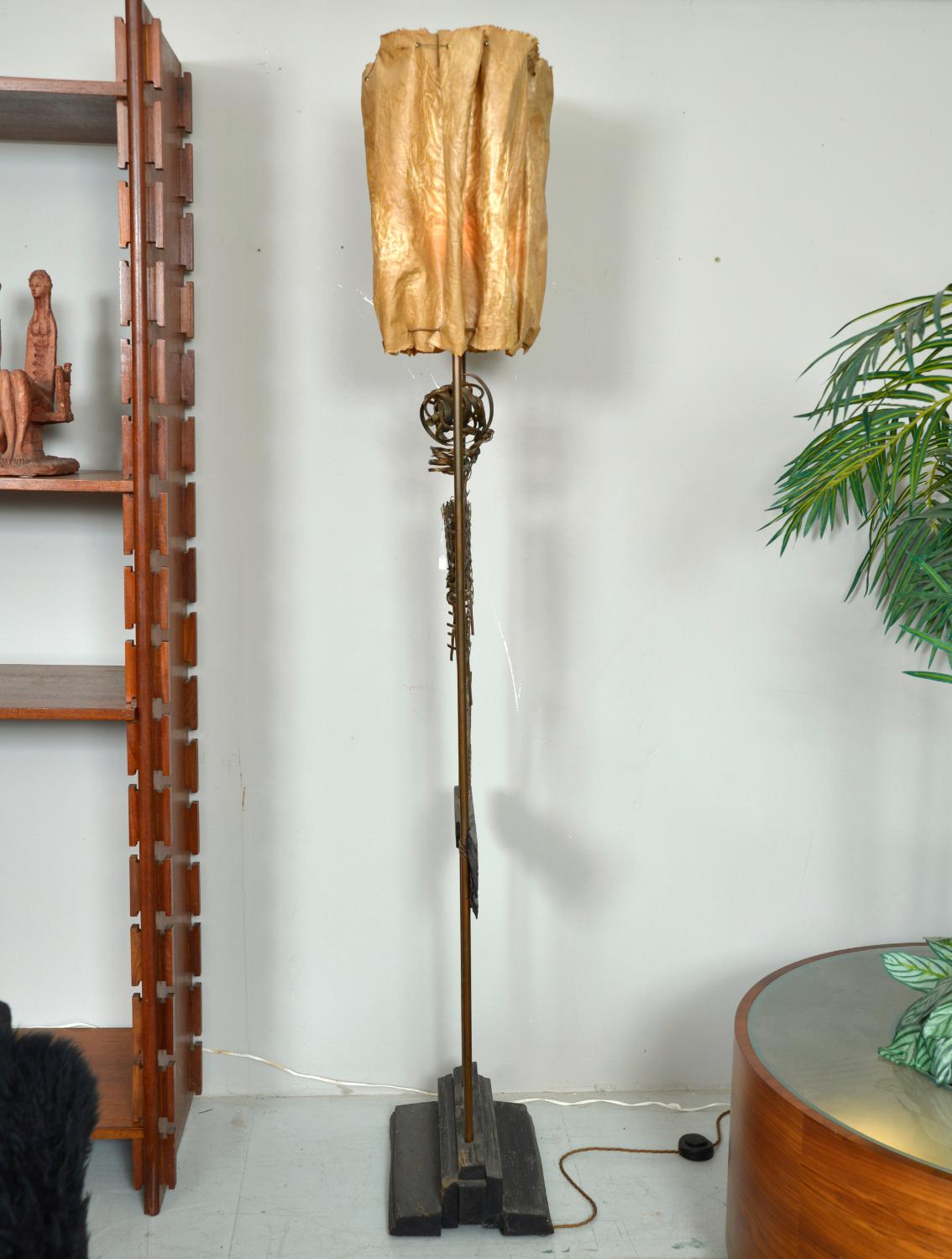 1960s Abstract Standard Lamp Sculpture by David Graves Figurative Handcrafted In Good Condition For Sale In Sherborne, Dorset