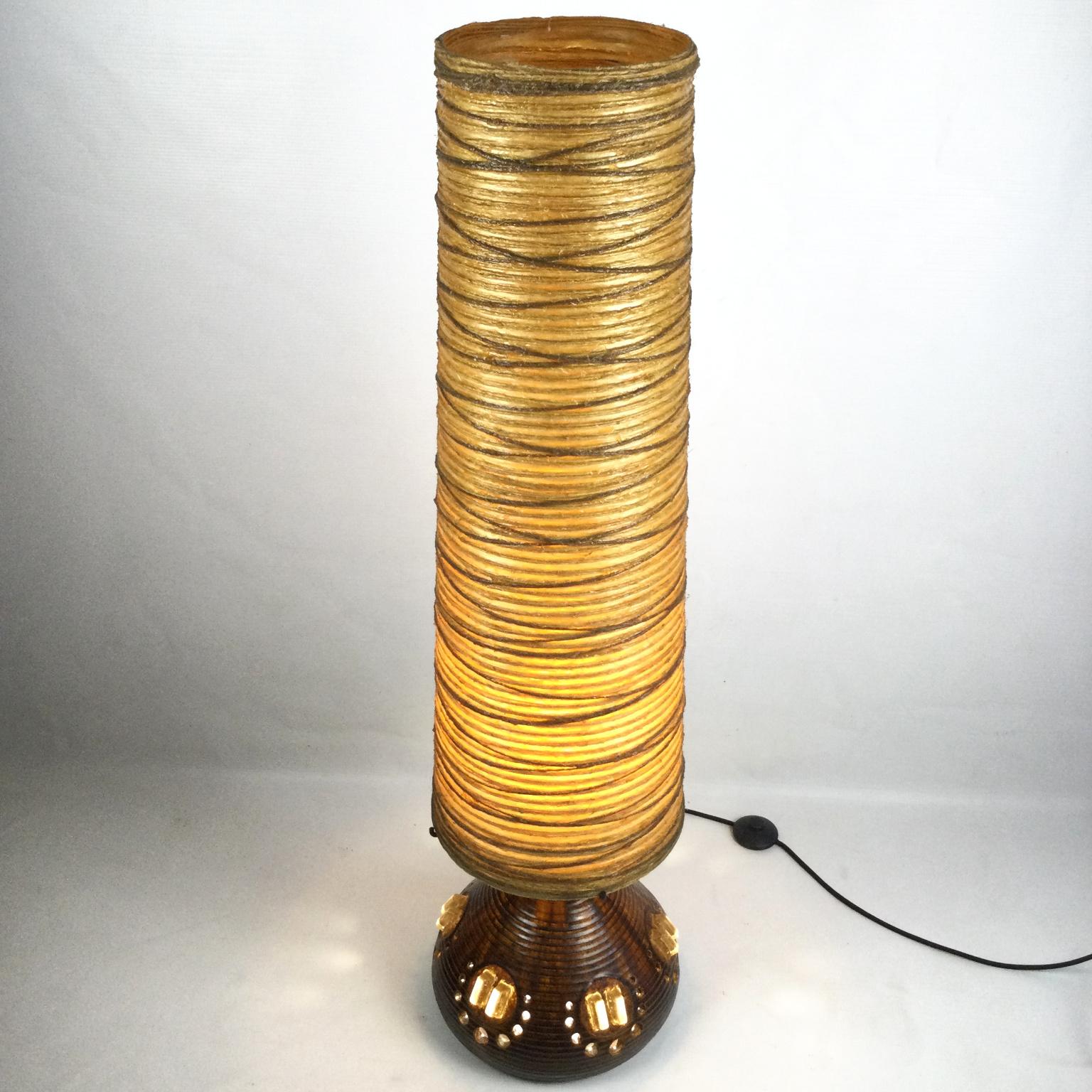 Lampada da terra in ceramica e resina di Accolay France 1960s in vendita 2