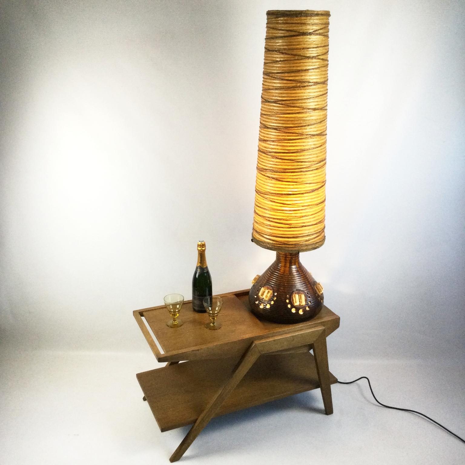 Fatto a mano Lampada da terra in ceramica e resina di Accolay France 1960s in vendita