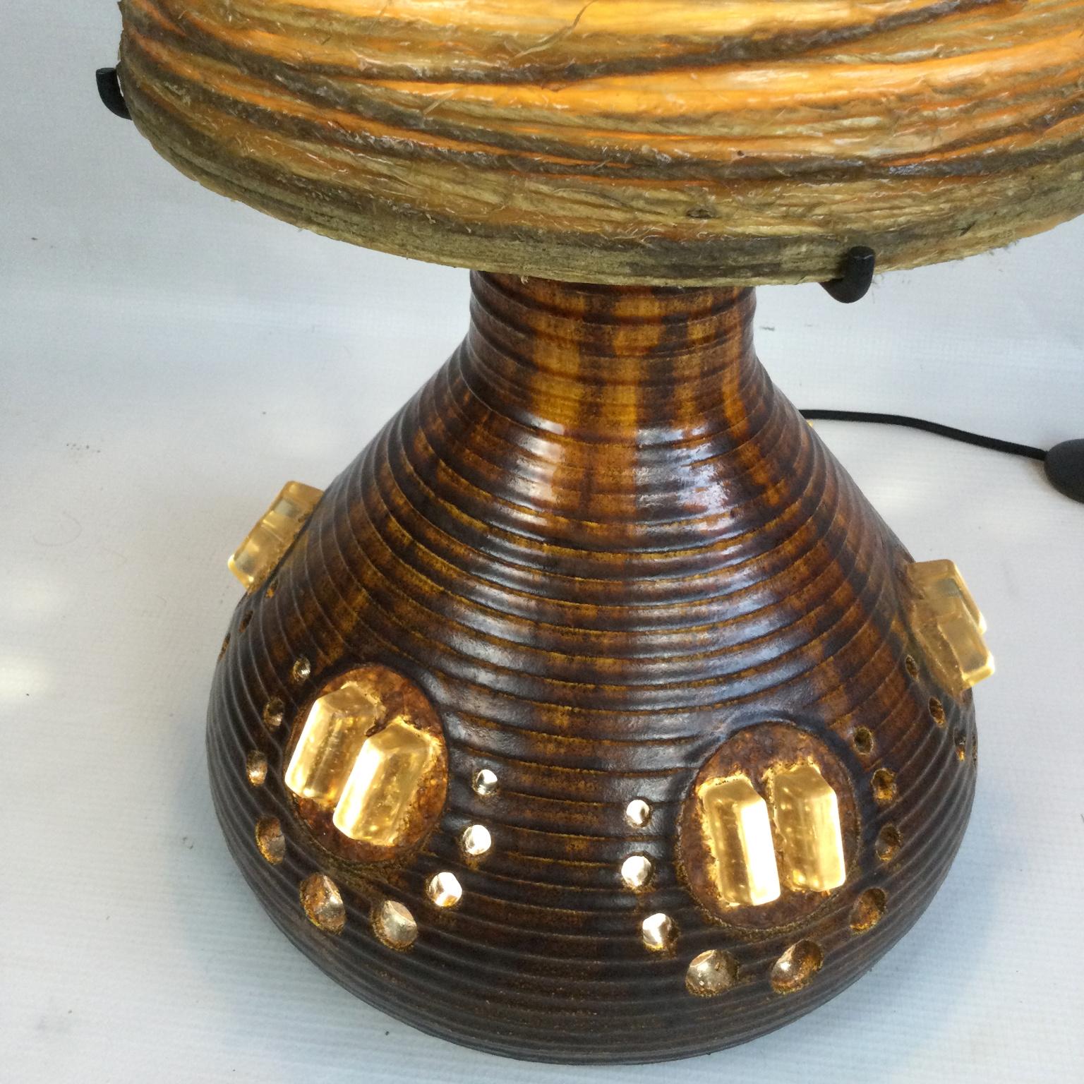 Stehlampe aus Keramik und Harz von Accolay, Frankreich 1960er Jahre (Mitte des 20. Jahrhunderts) im Angebot