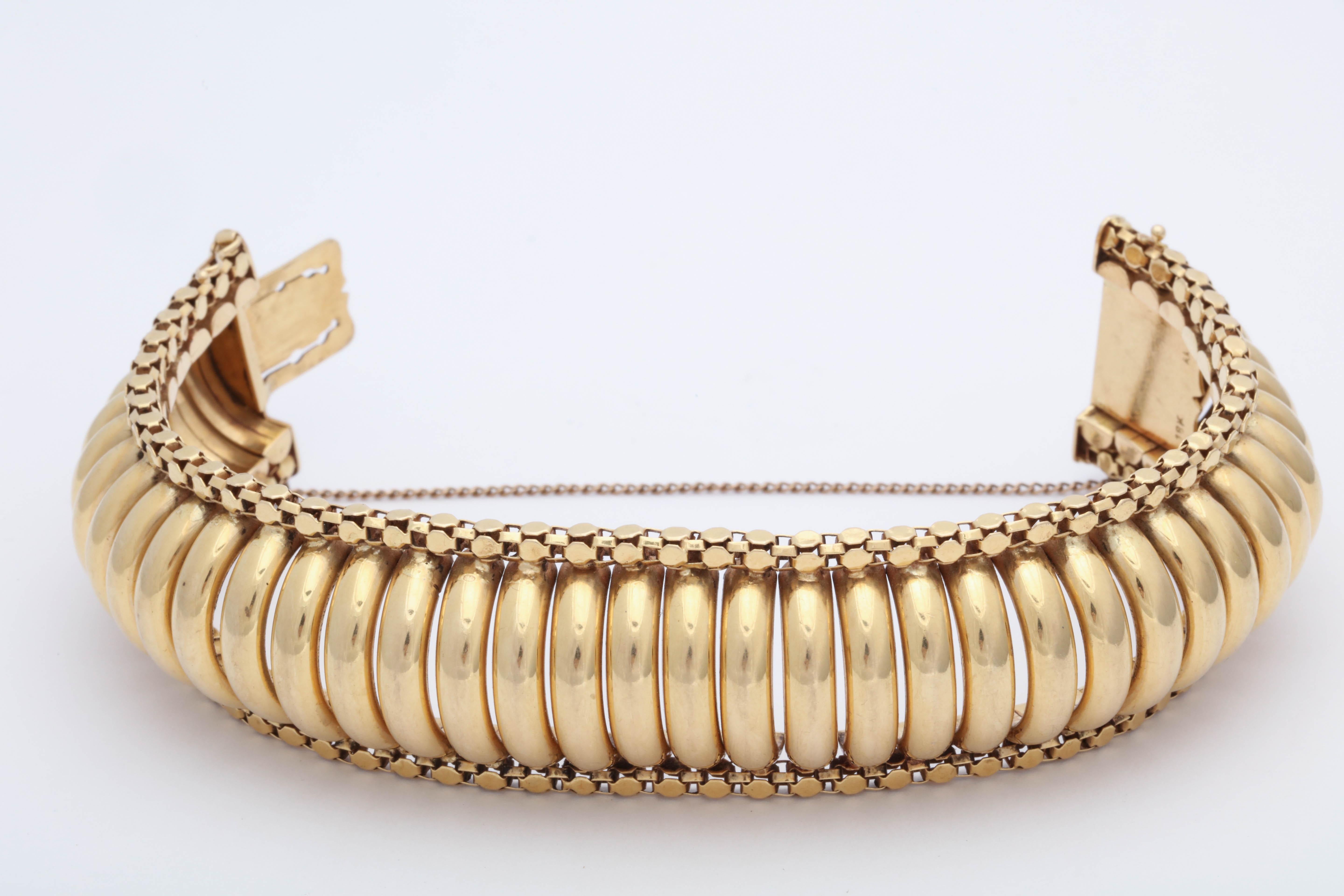 Women's 1960s Accordion Design Flexible Bold Gold Link Bracelet with Safety Mechanism